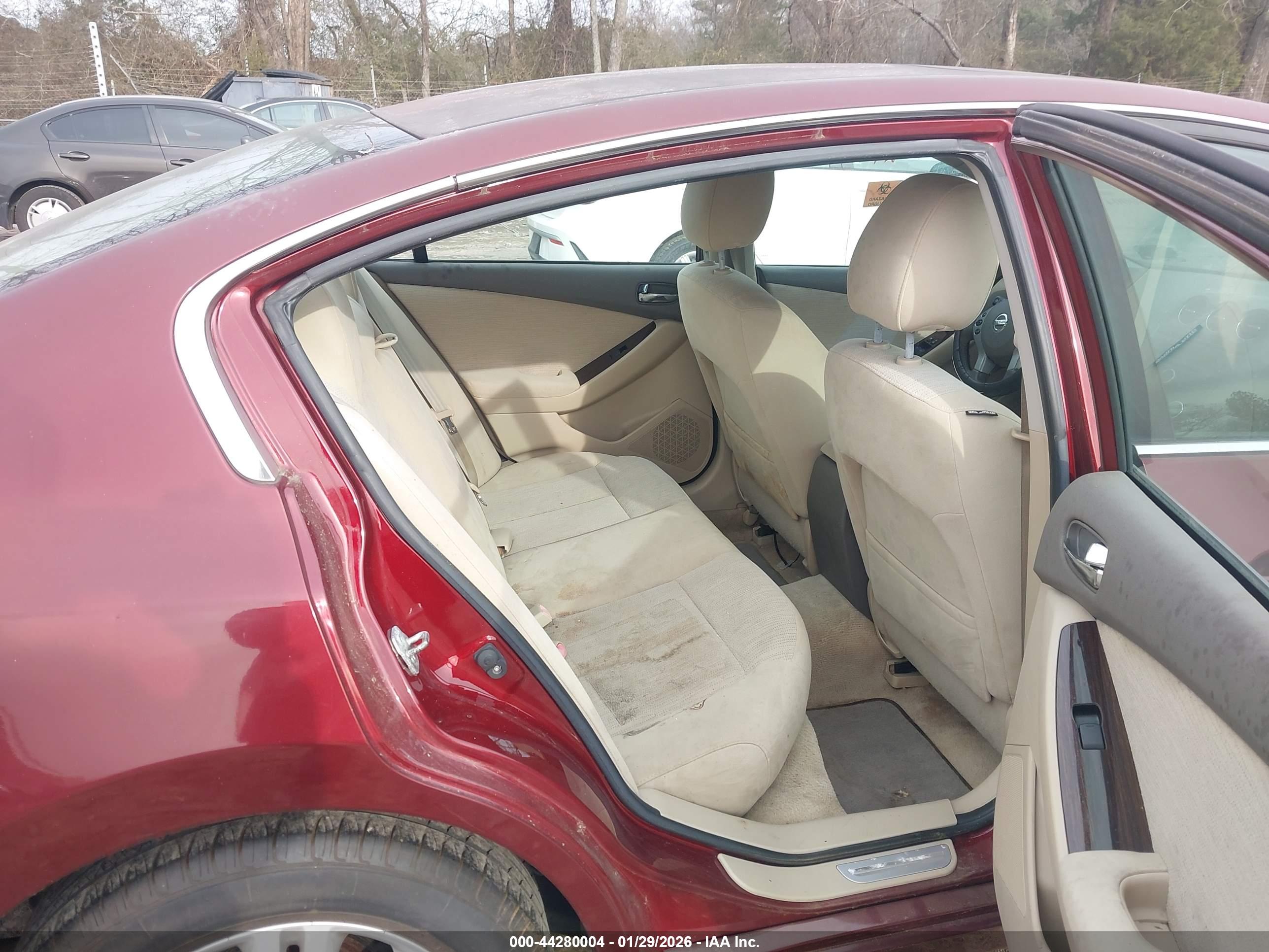NISSAN ALTIMA image 8