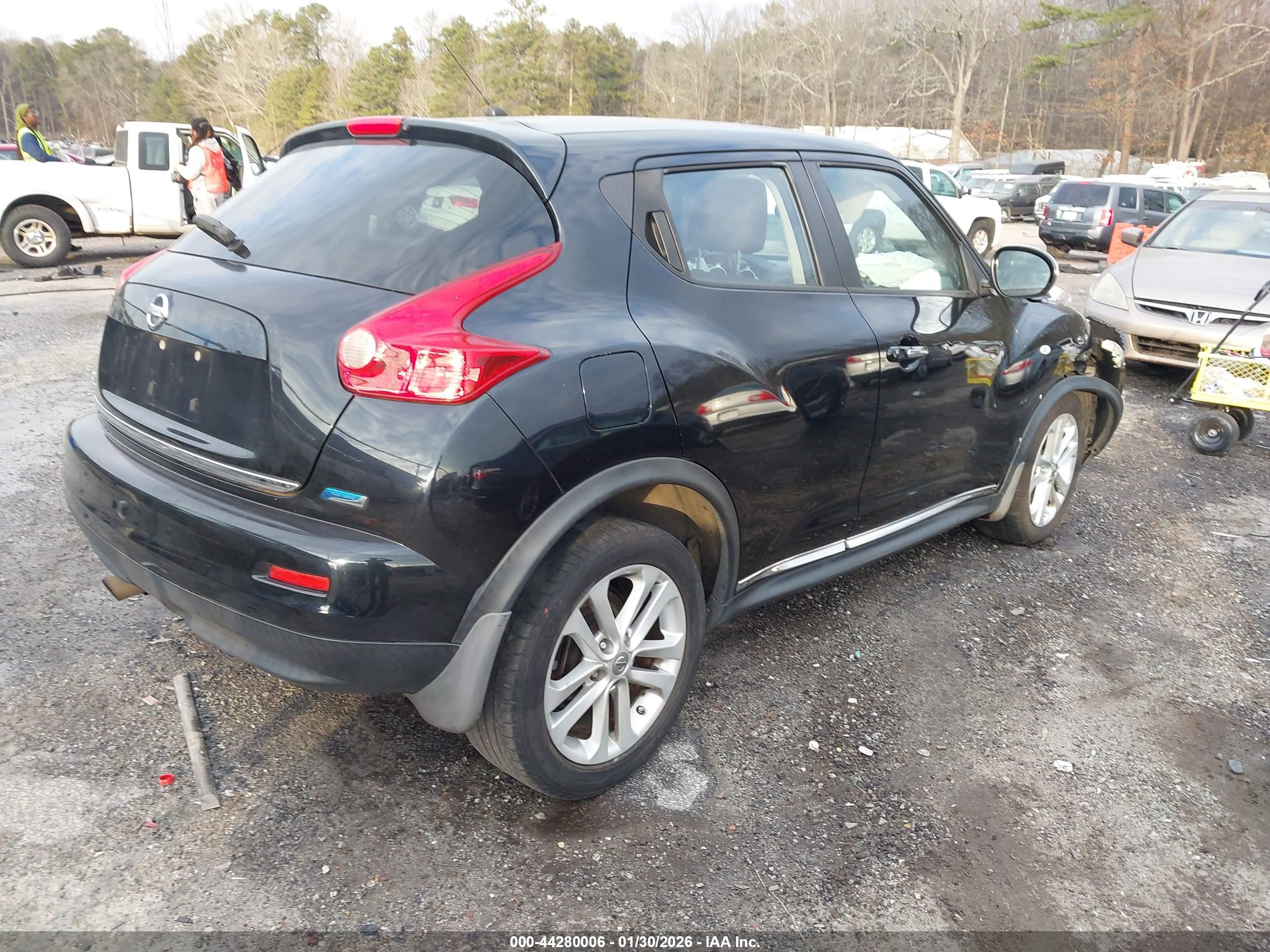 NISSAN JUKE image 4