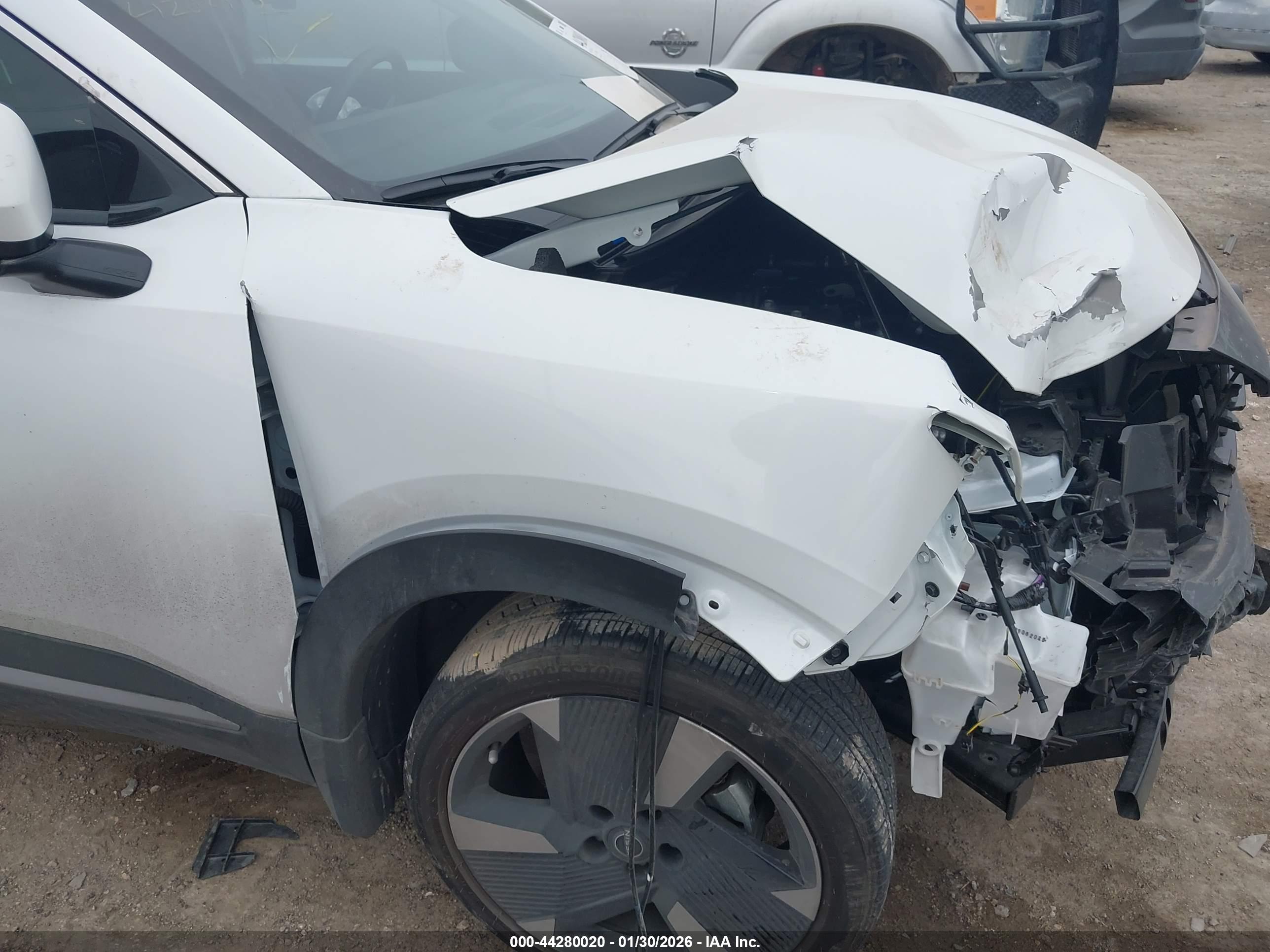 NISSAN KICKS image 6