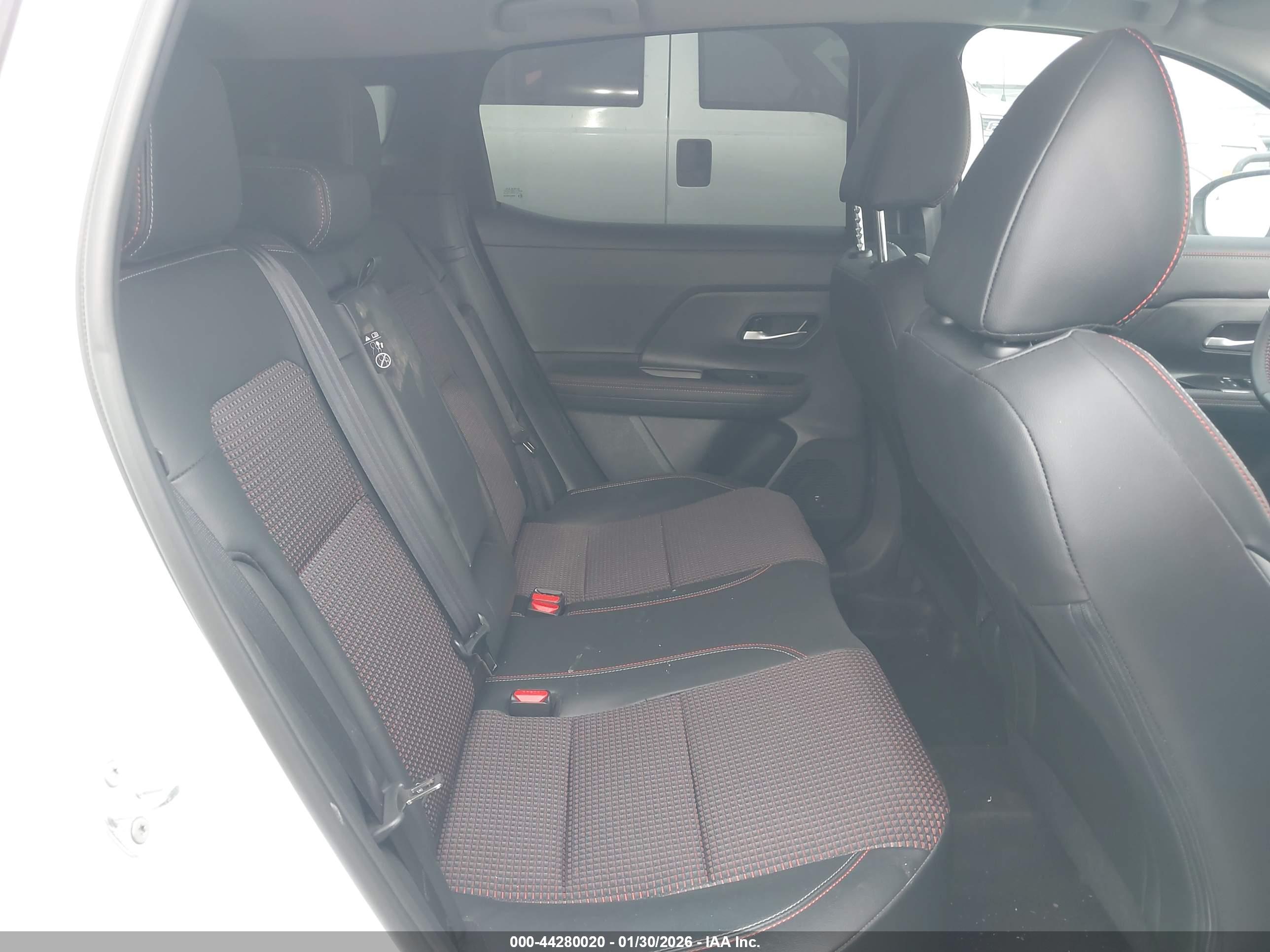NISSAN KICKS image 8