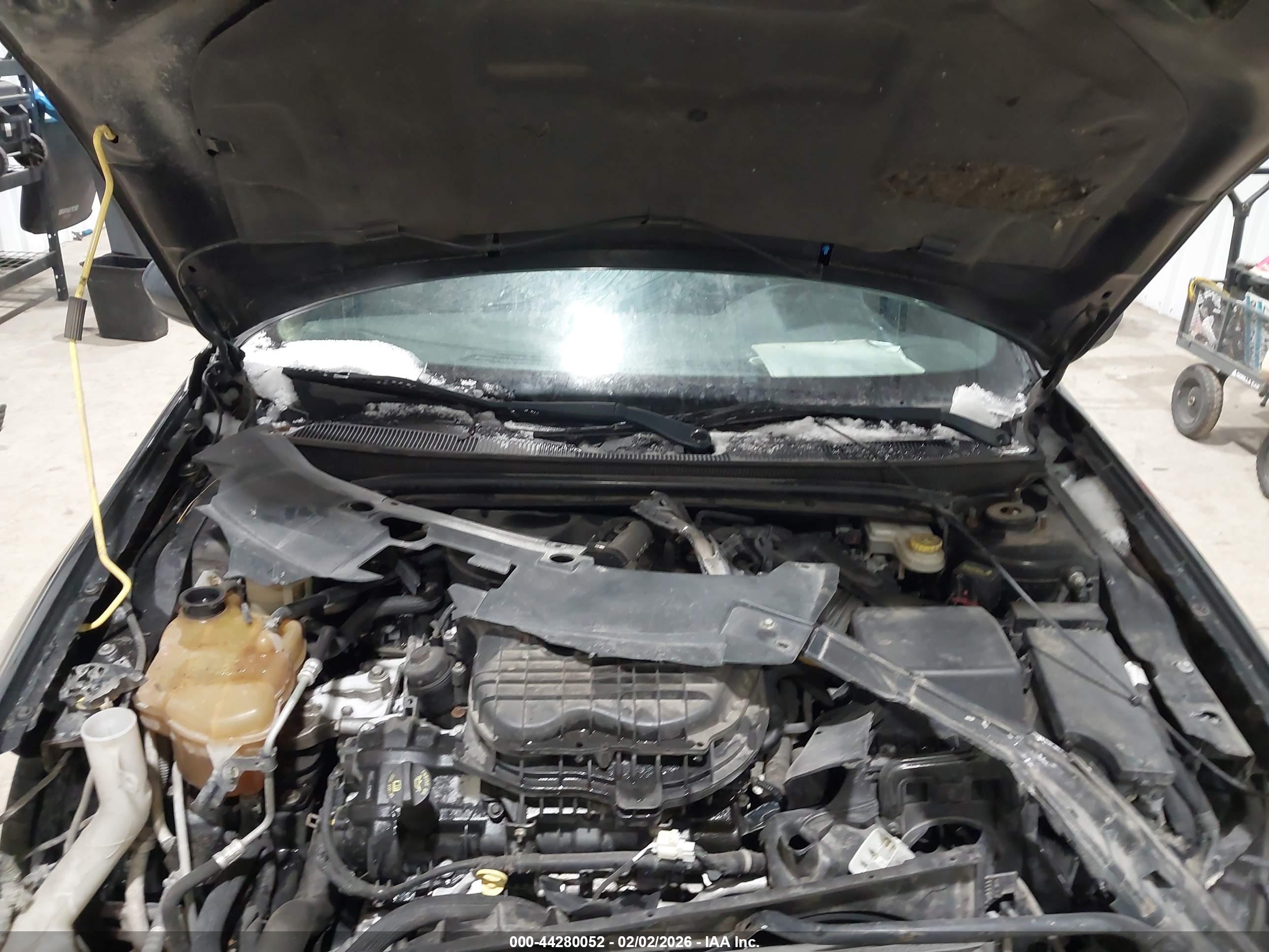 CHRYSLER 200 image 10