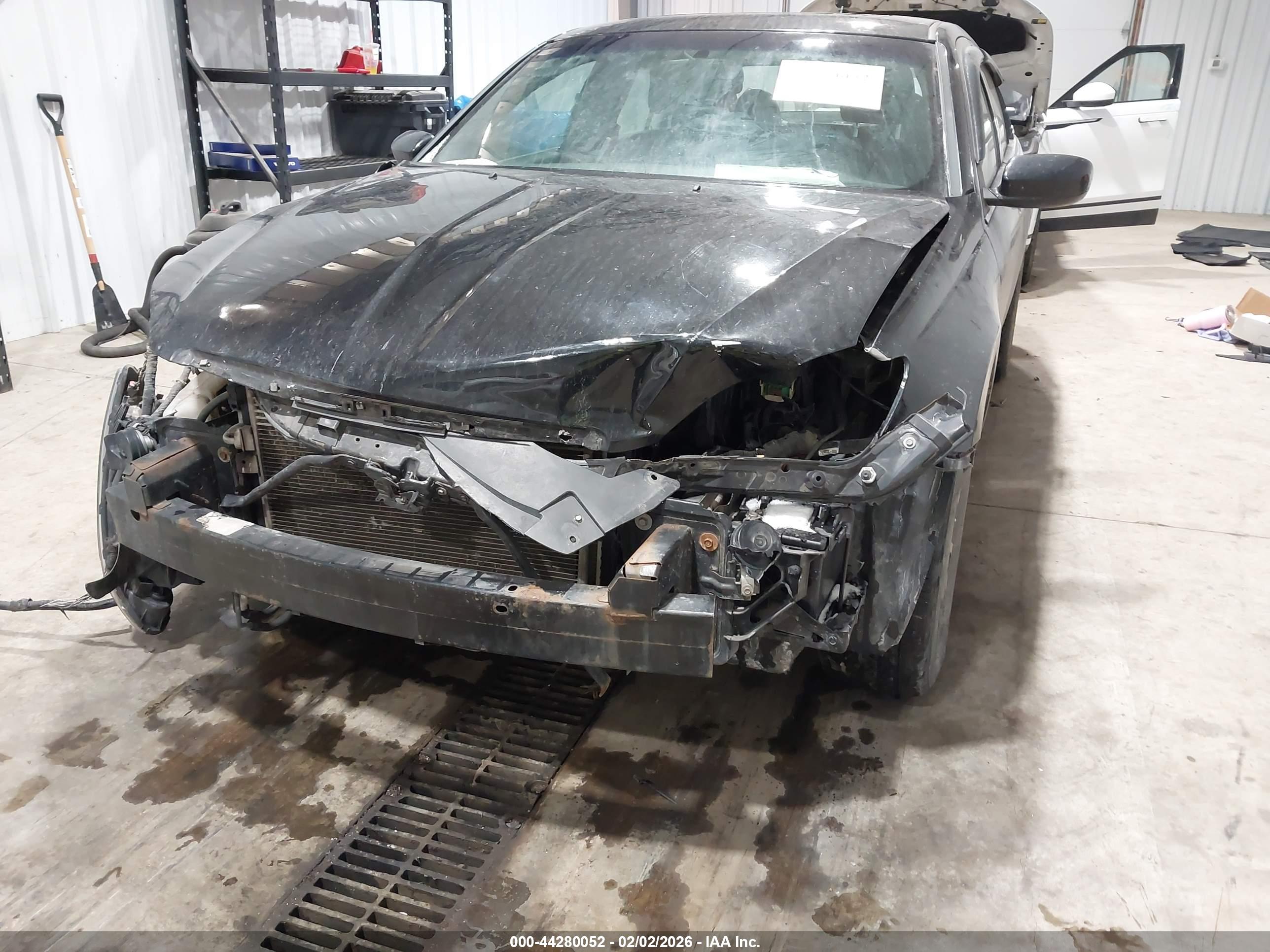 CHRYSLER 200 image 6