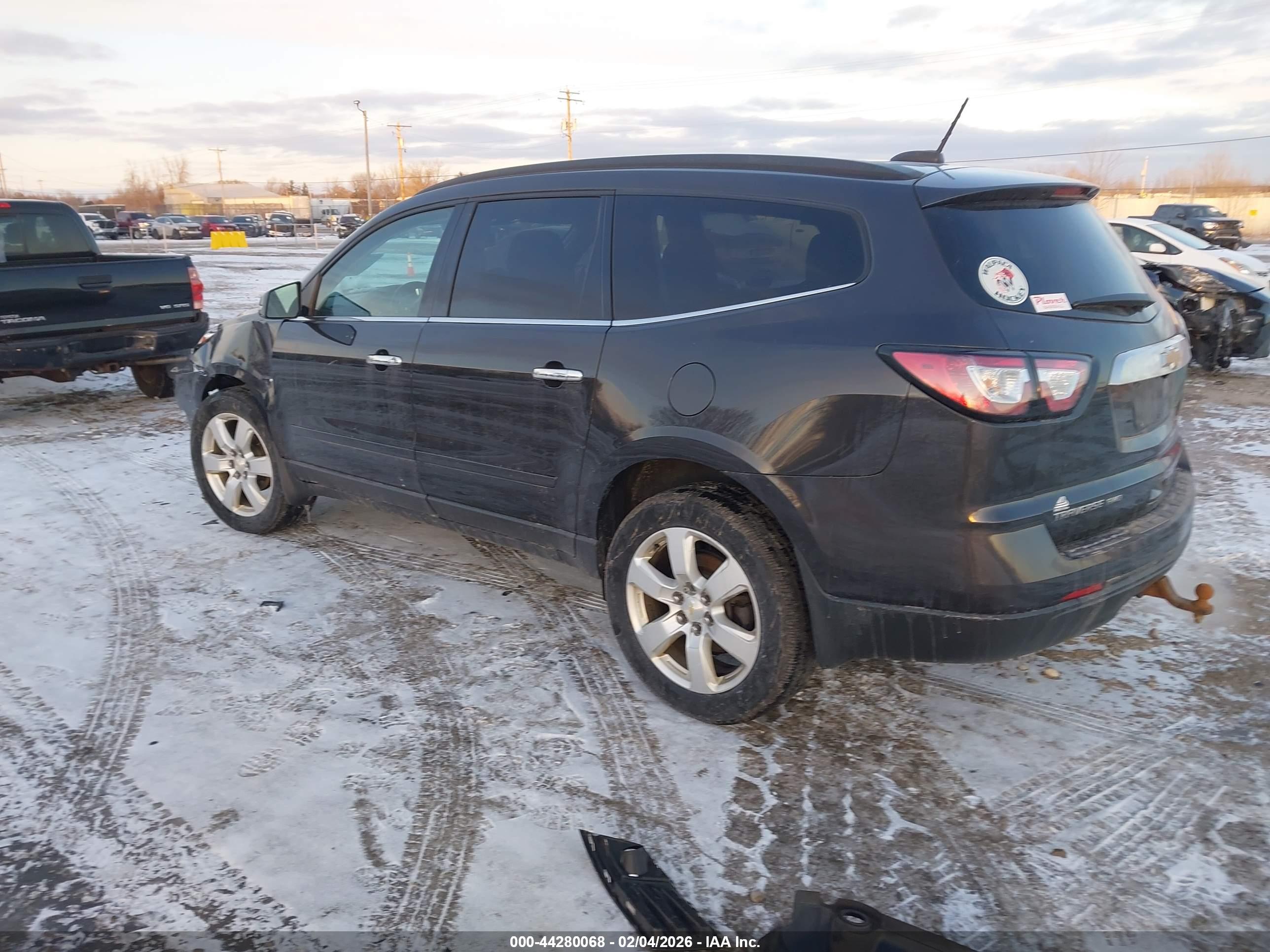 CHEVROLET TRAVERSE image 3