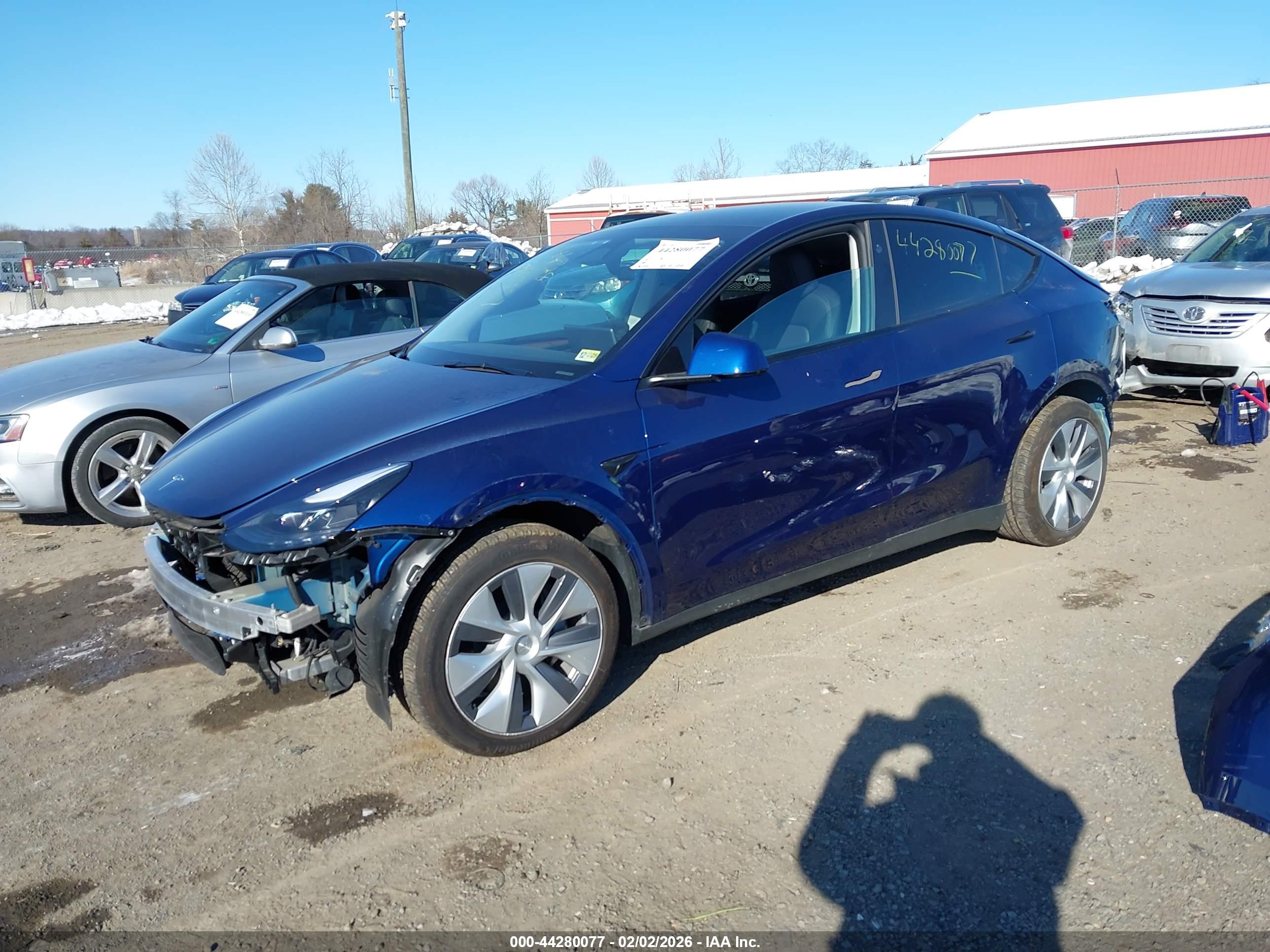 TESLA MODEL image 2