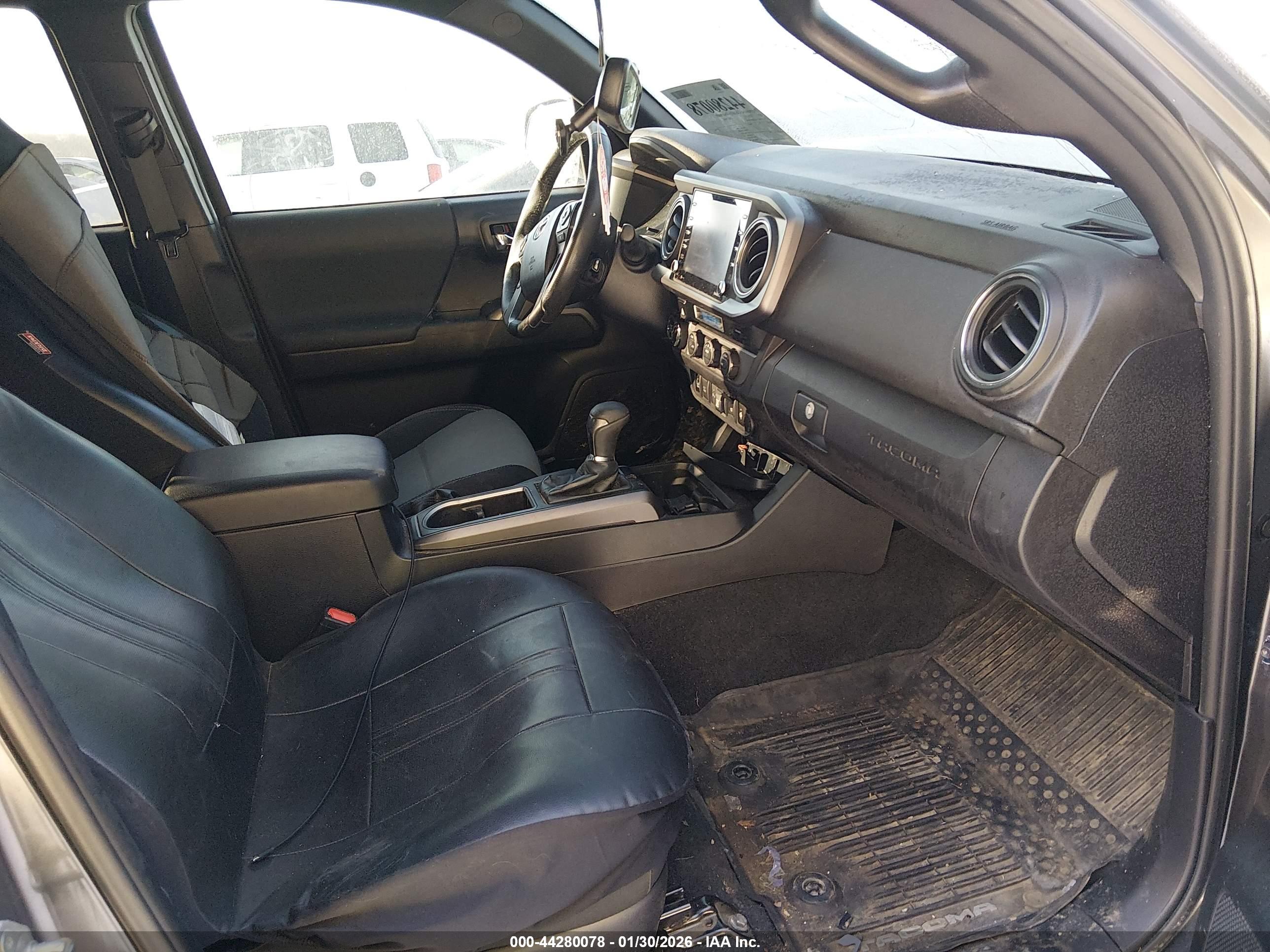 TOYOTA TACOMA image 5