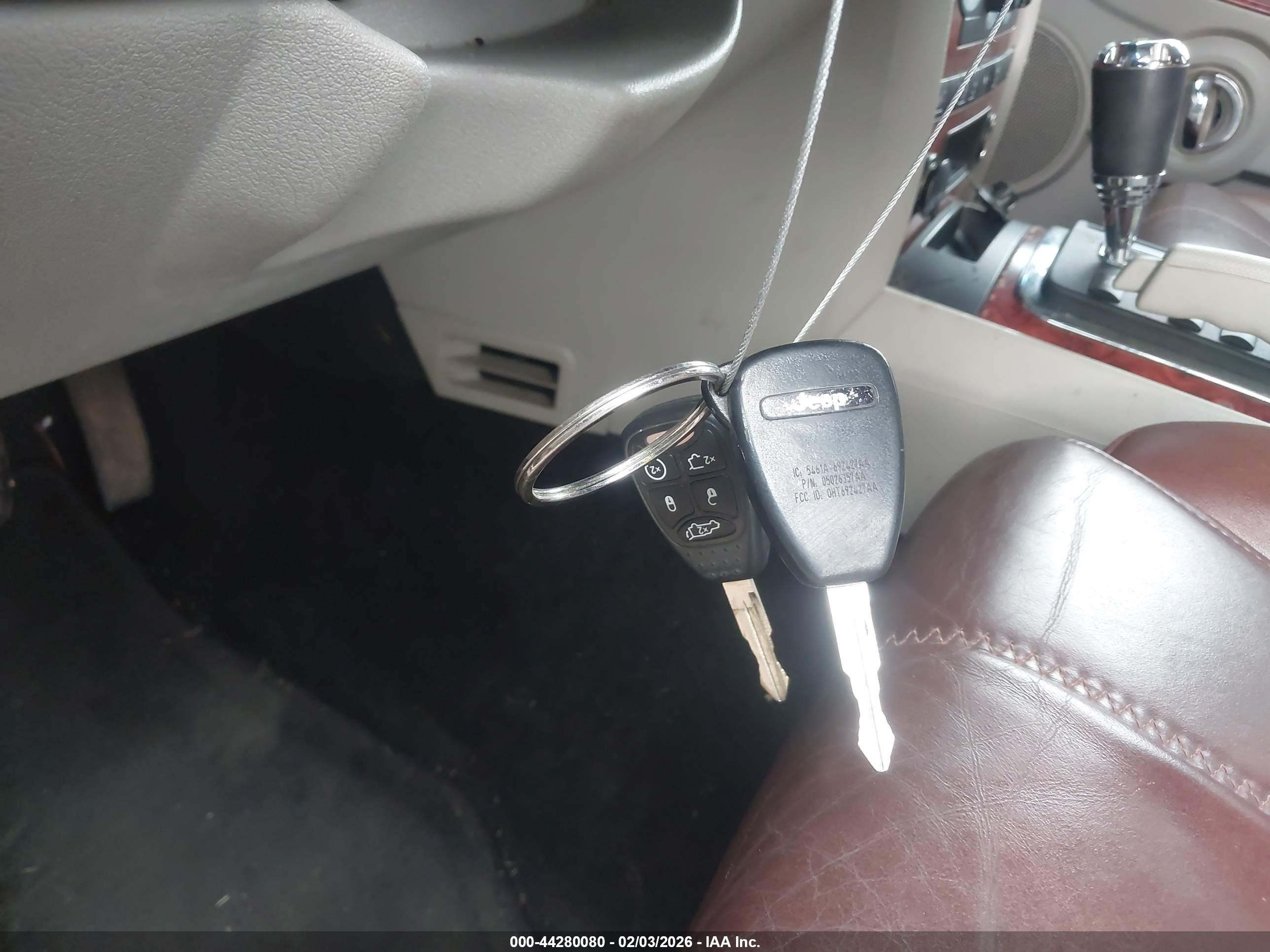 JEEP COMMANDER image 11