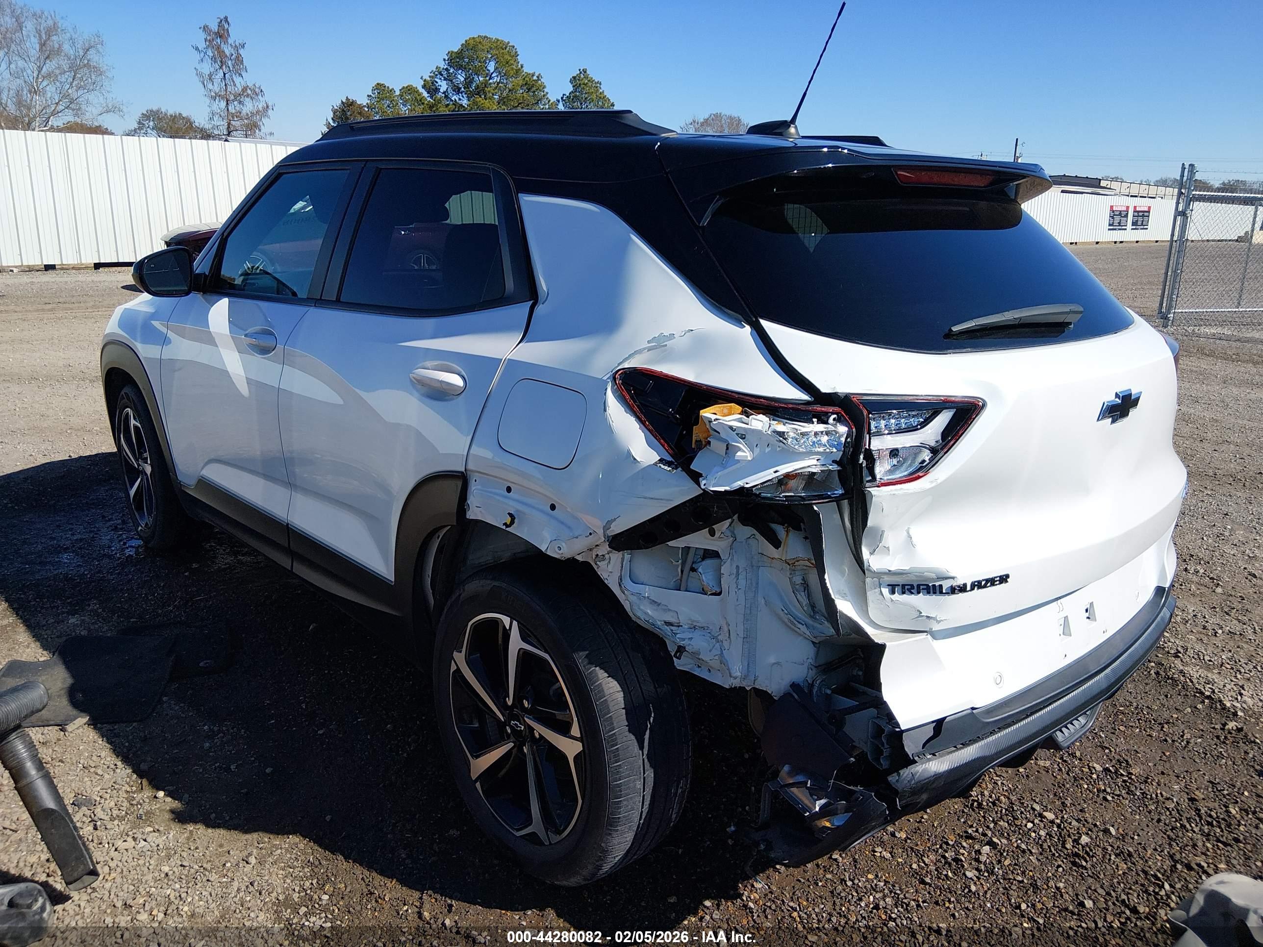 CHEVROLET TRAILBLAZER image 3