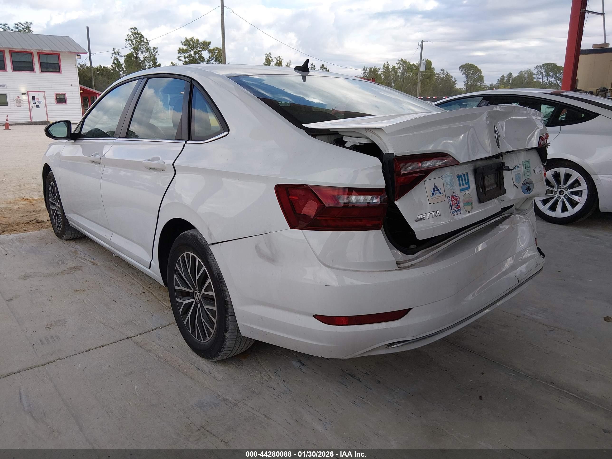 VOLKSWAGEN JETTA image 3