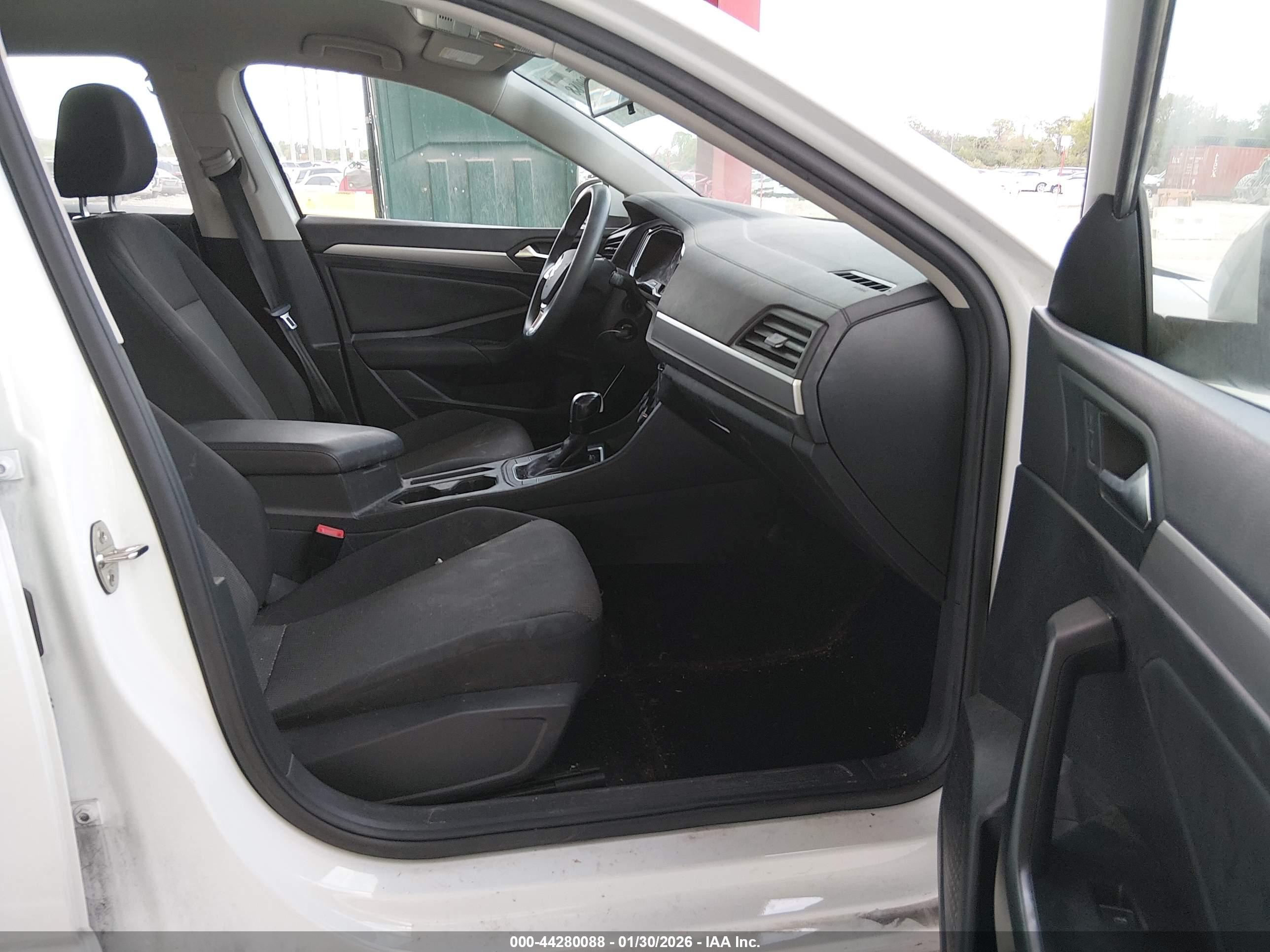 VOLKSWAGEN JETTA image 5