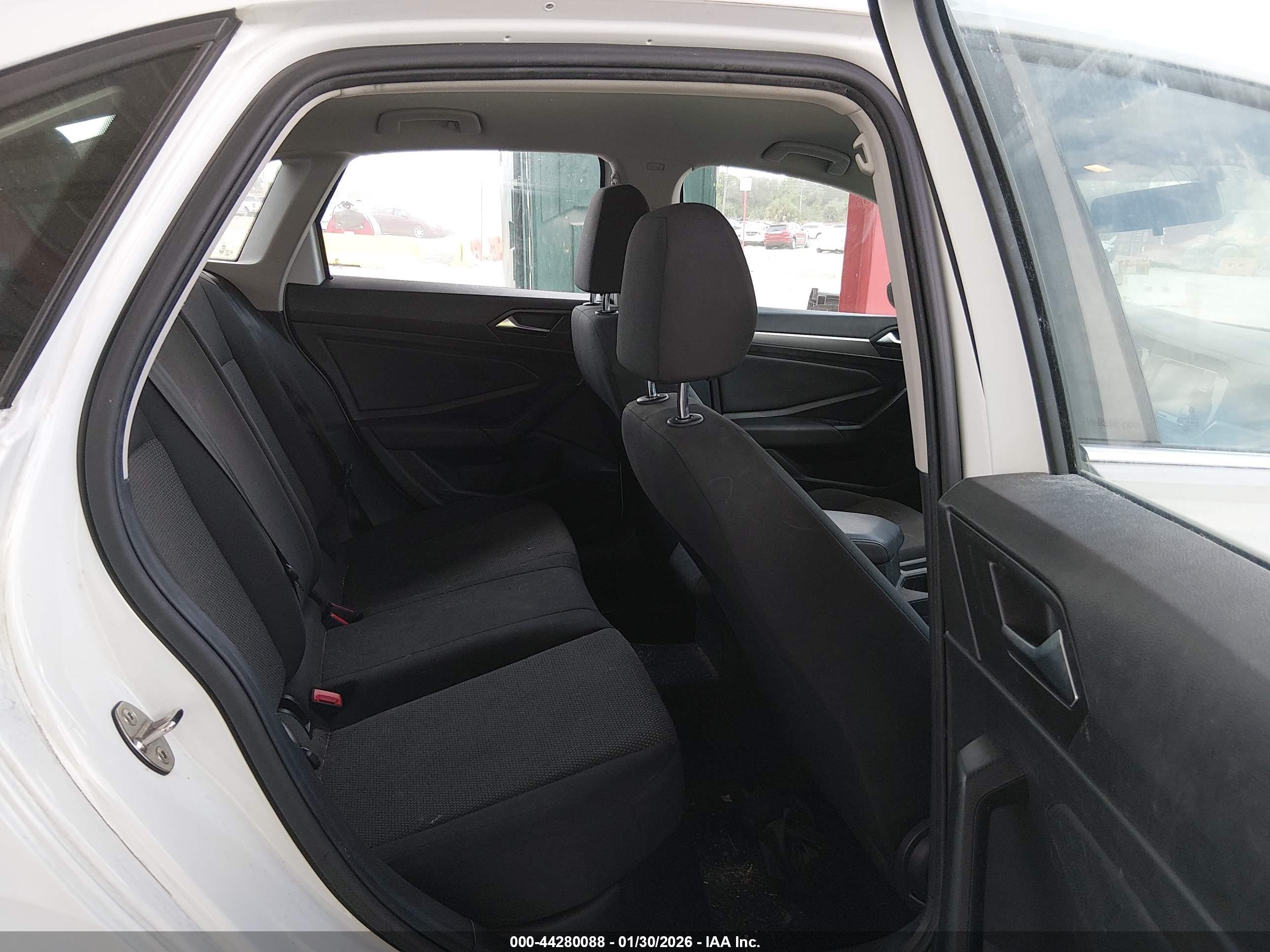 VOLKSWAGEN JETTA image 8