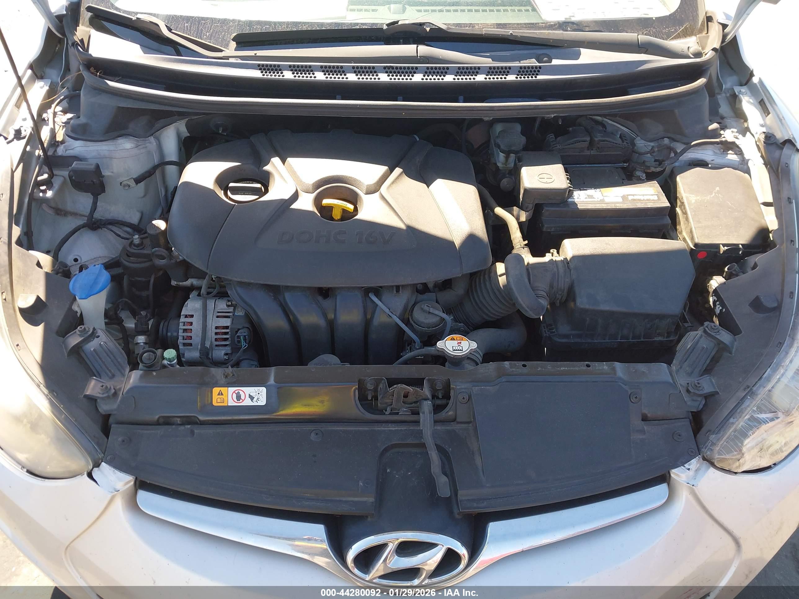 HYUNDAI ELANTRA image 10