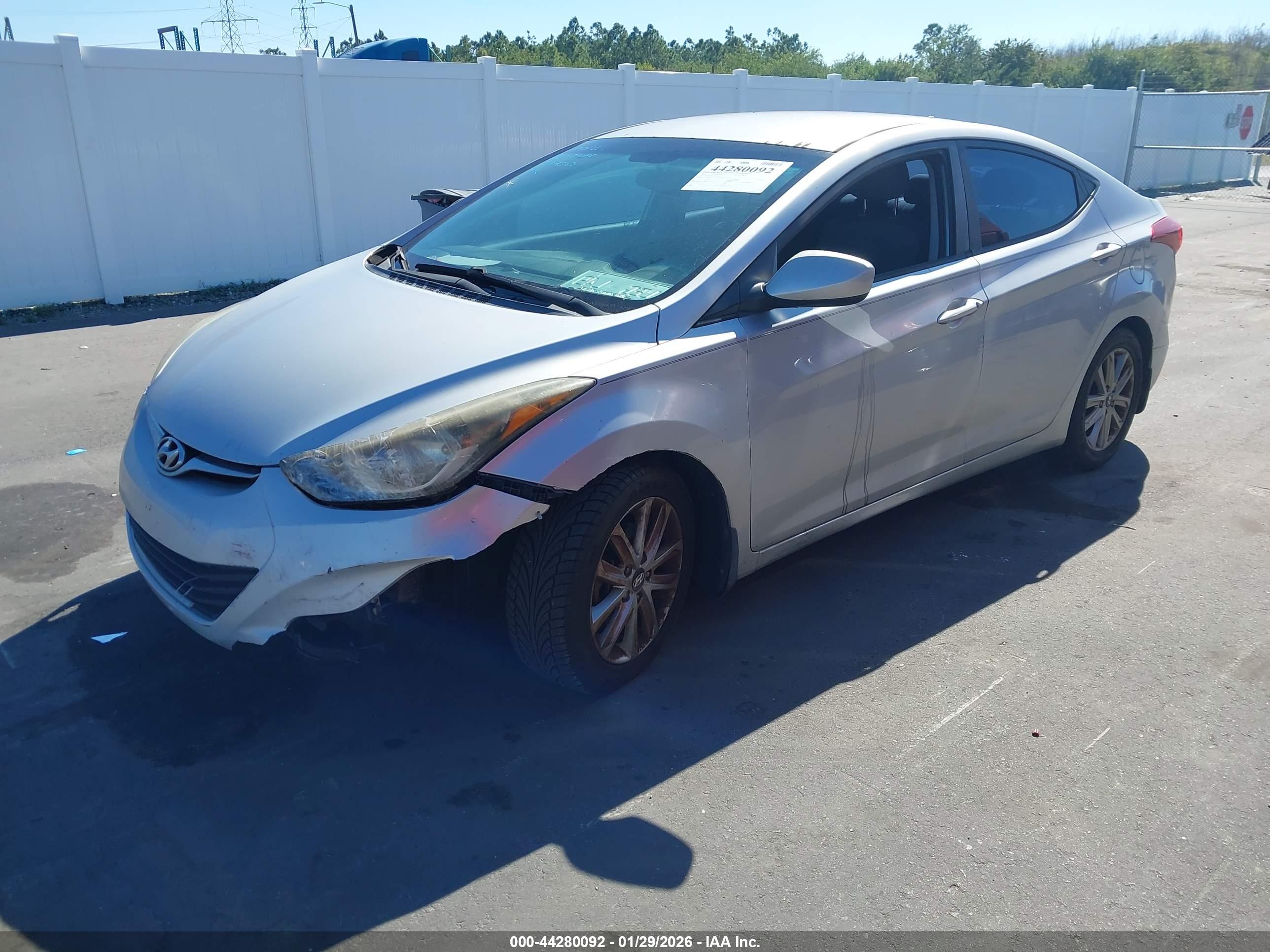 HYUNDAI ELANTRA image 2