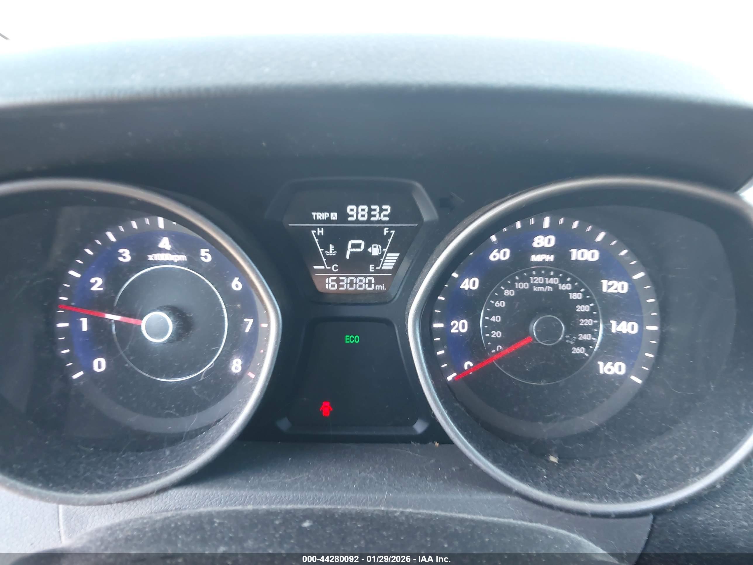 HYUNDAI ELANTRA image 7