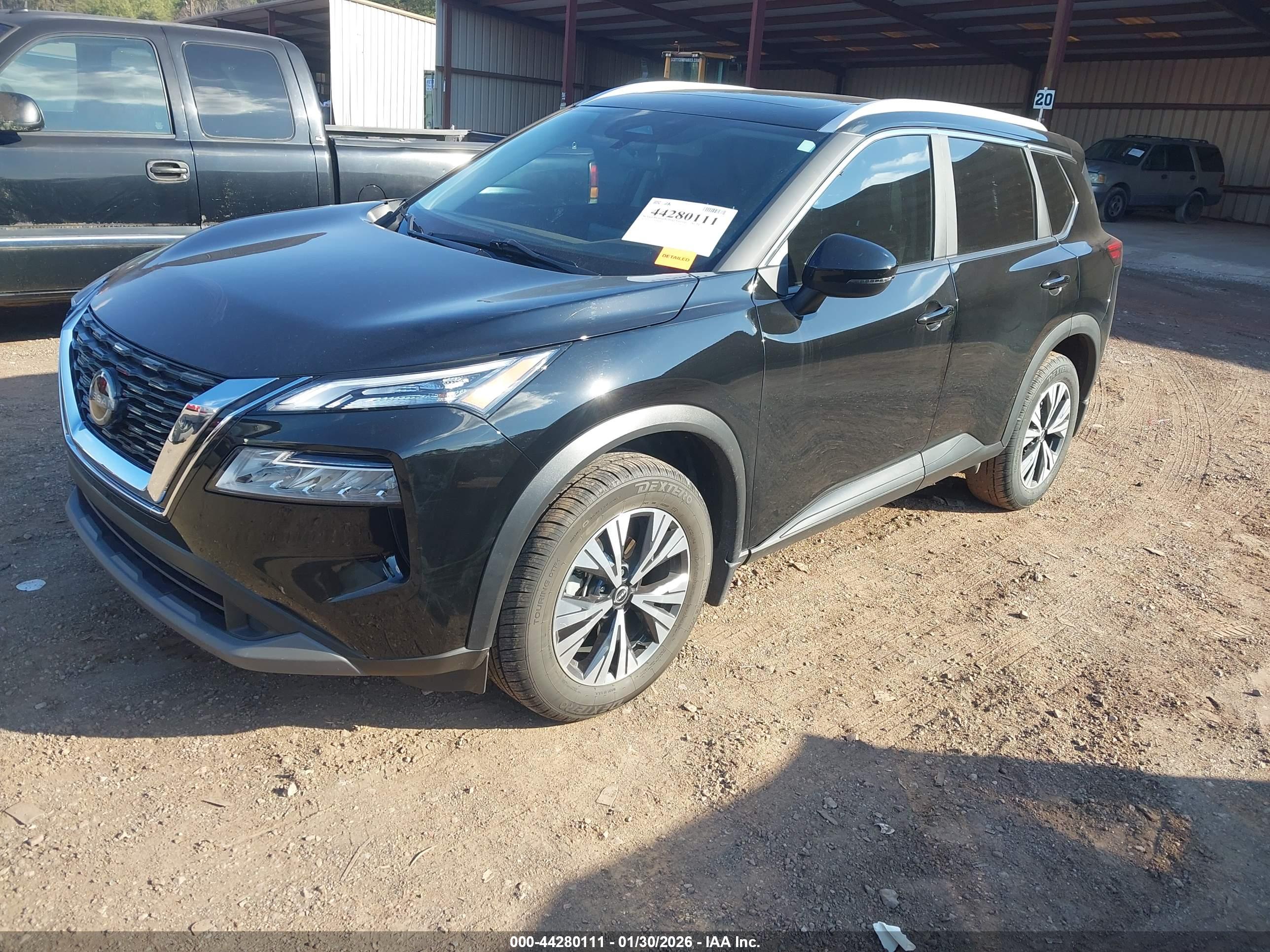 NISSAN ROGUE image 2