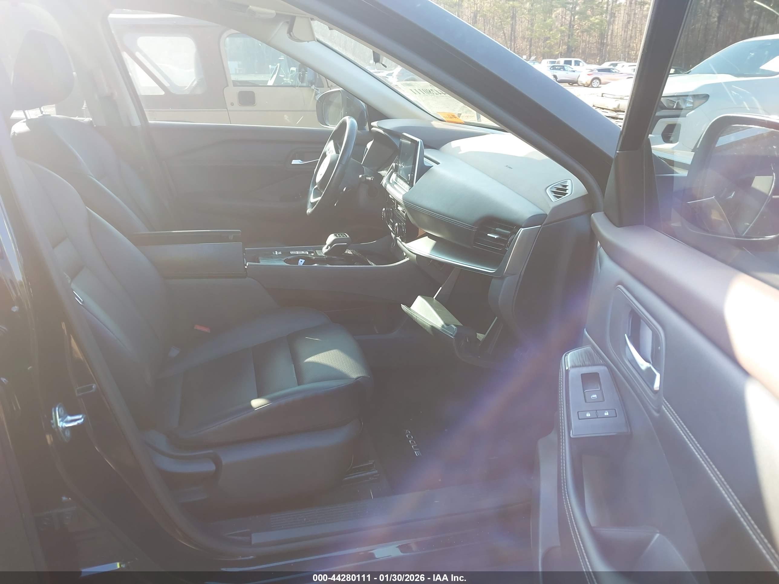 NISSAN ROGUE image 5