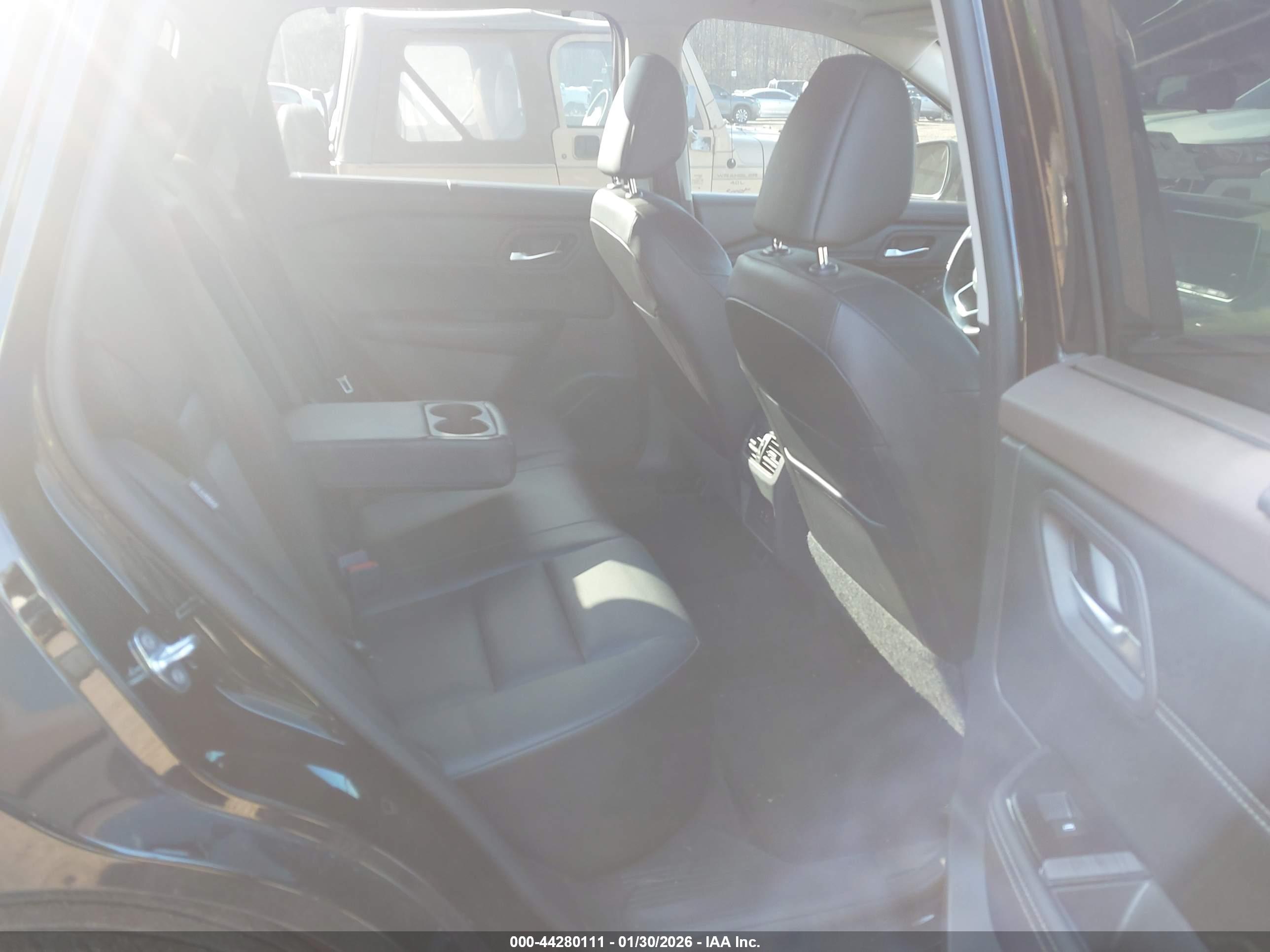 NISSAN ROGUE image 8