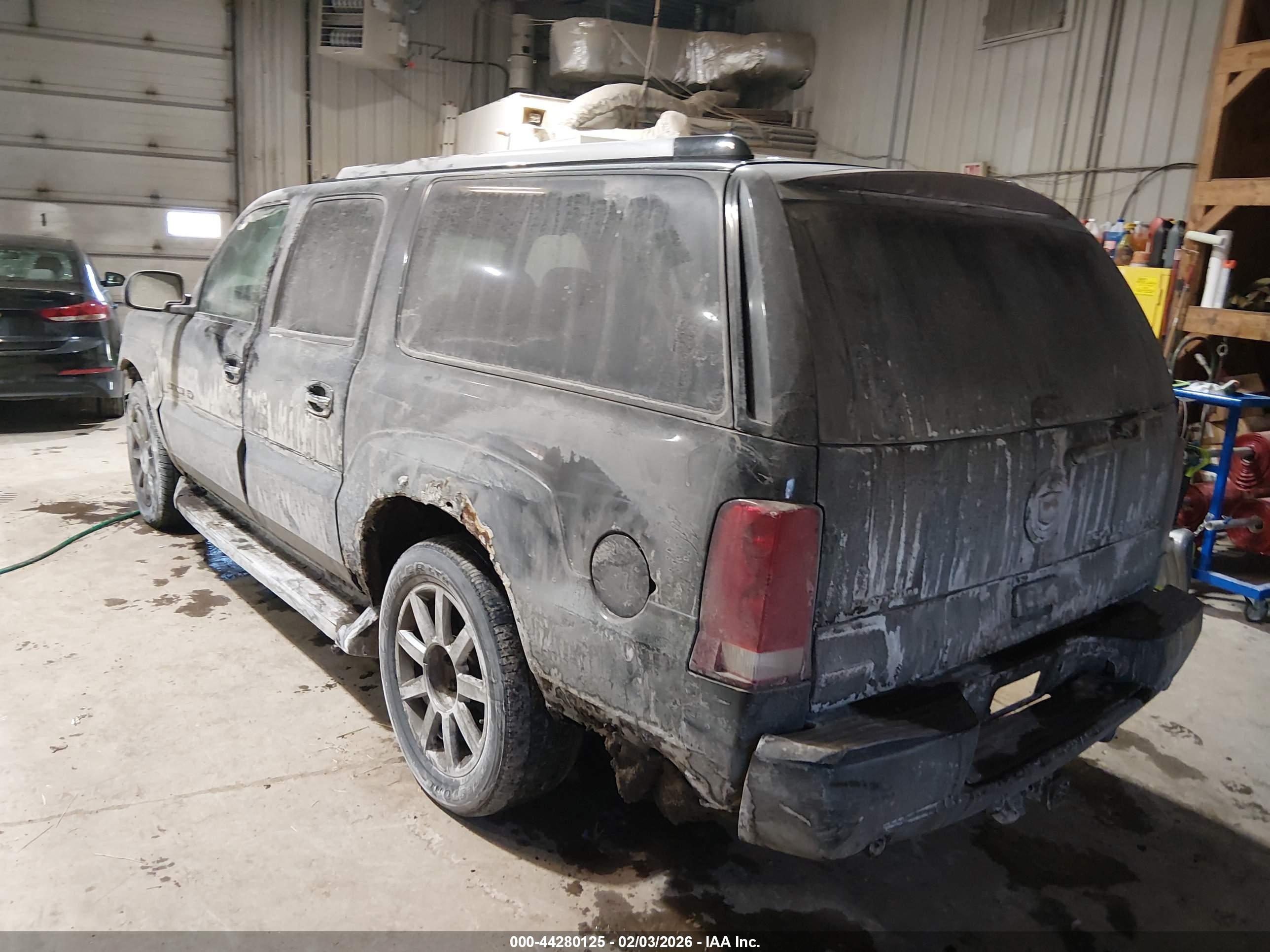 CADILLAC ESCALADE image 3
