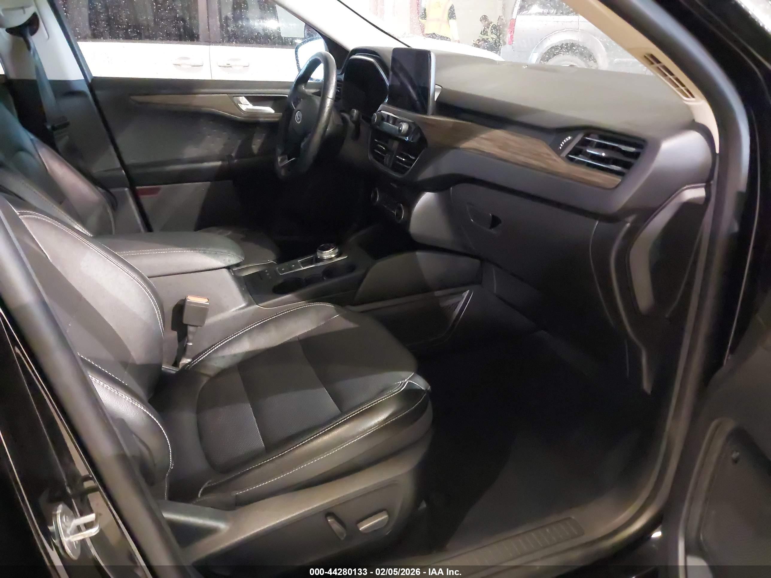 FORD ESCAPE image 5