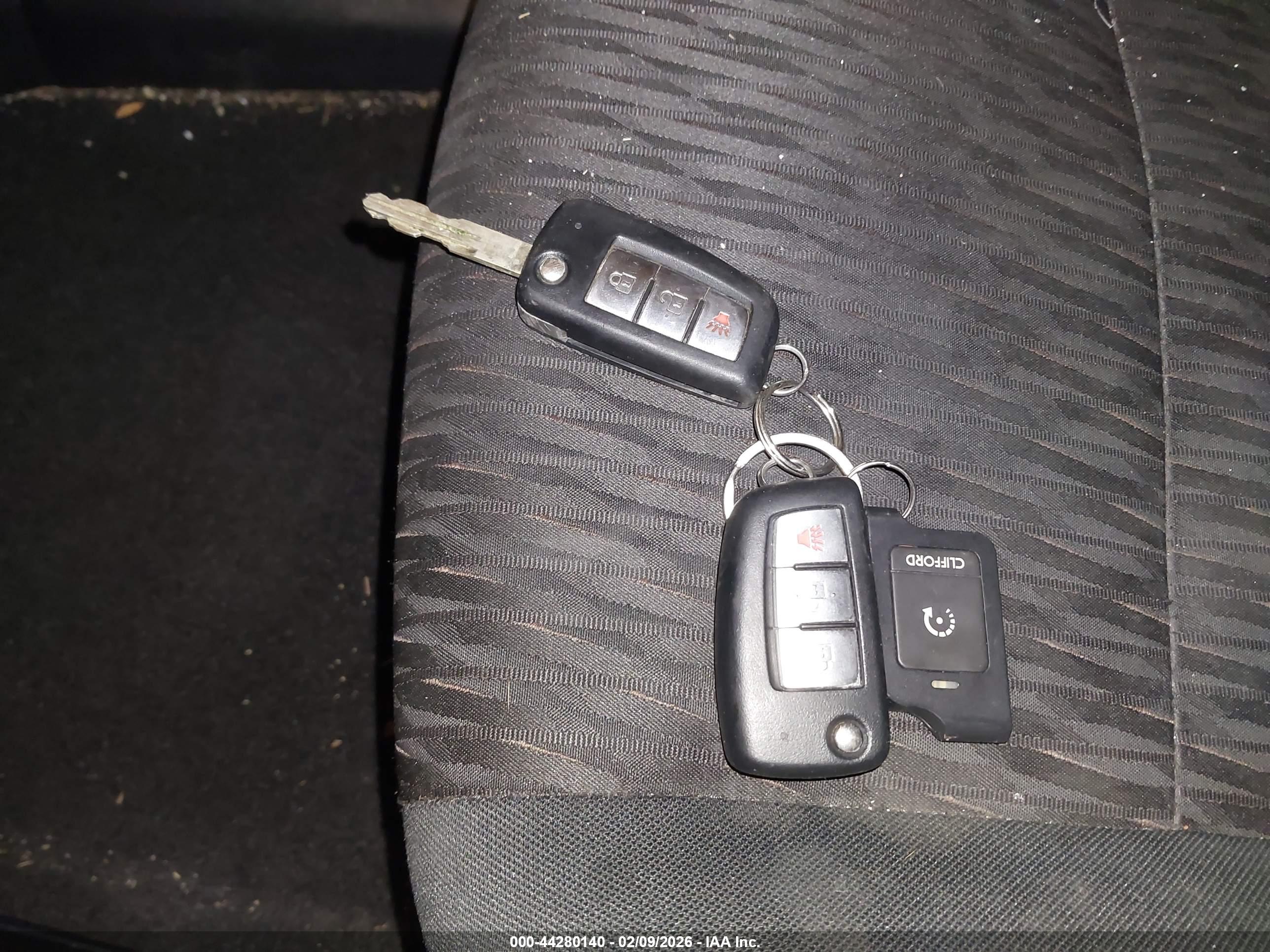 NISSAN ROGUE image 11