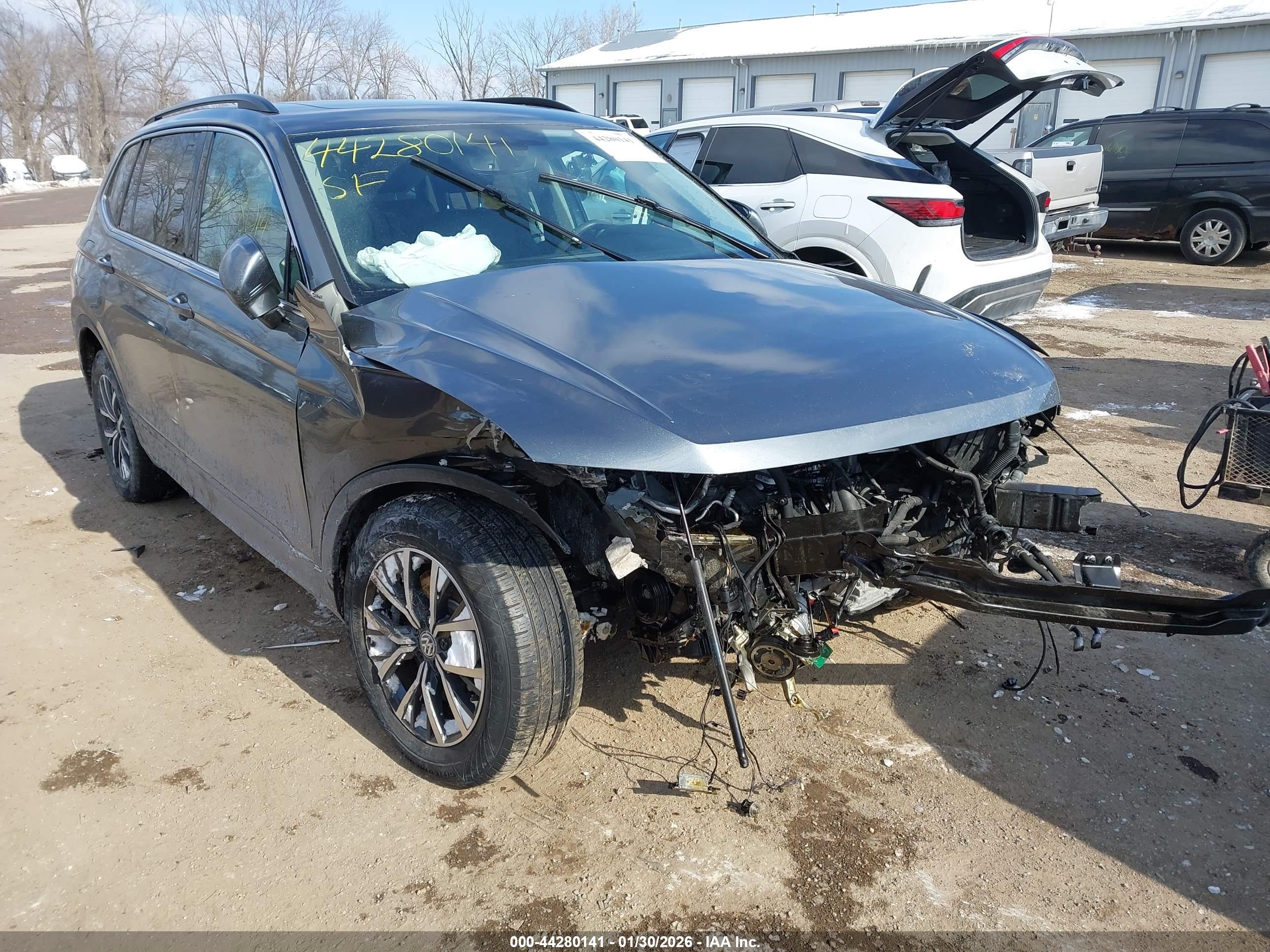 VOLKSWAGEN TIGUAN image 6