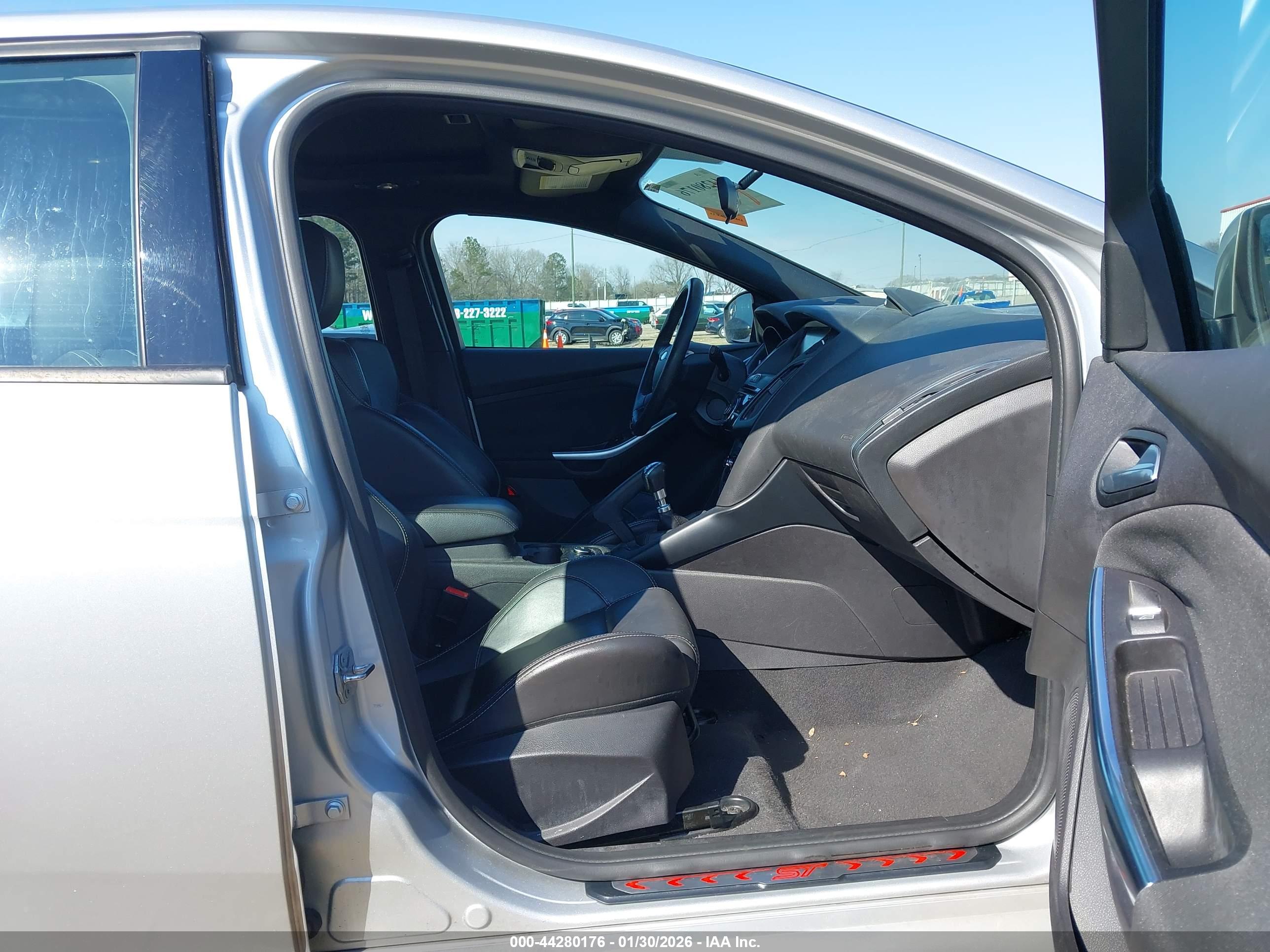 FORD FOCUS image 5