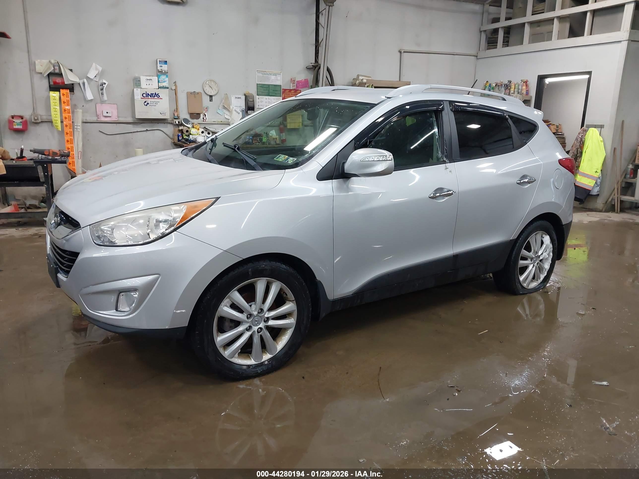 HYUNDAI TUCSON image 2