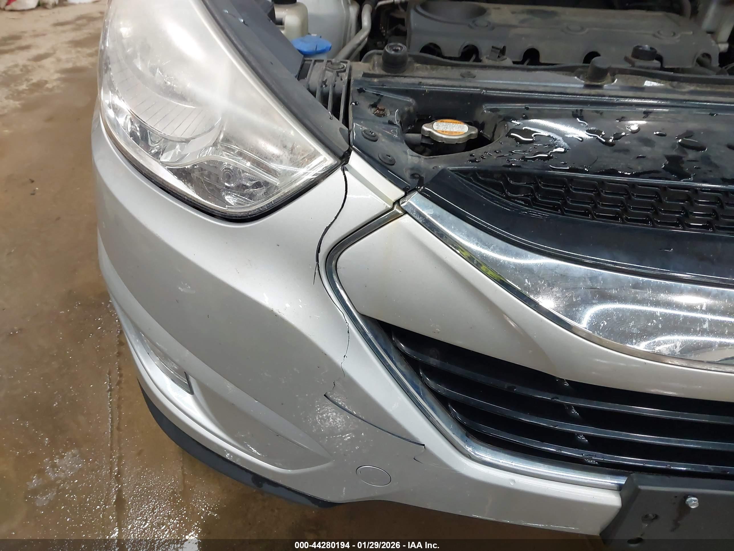 HYUNDAI TUCSON image 6