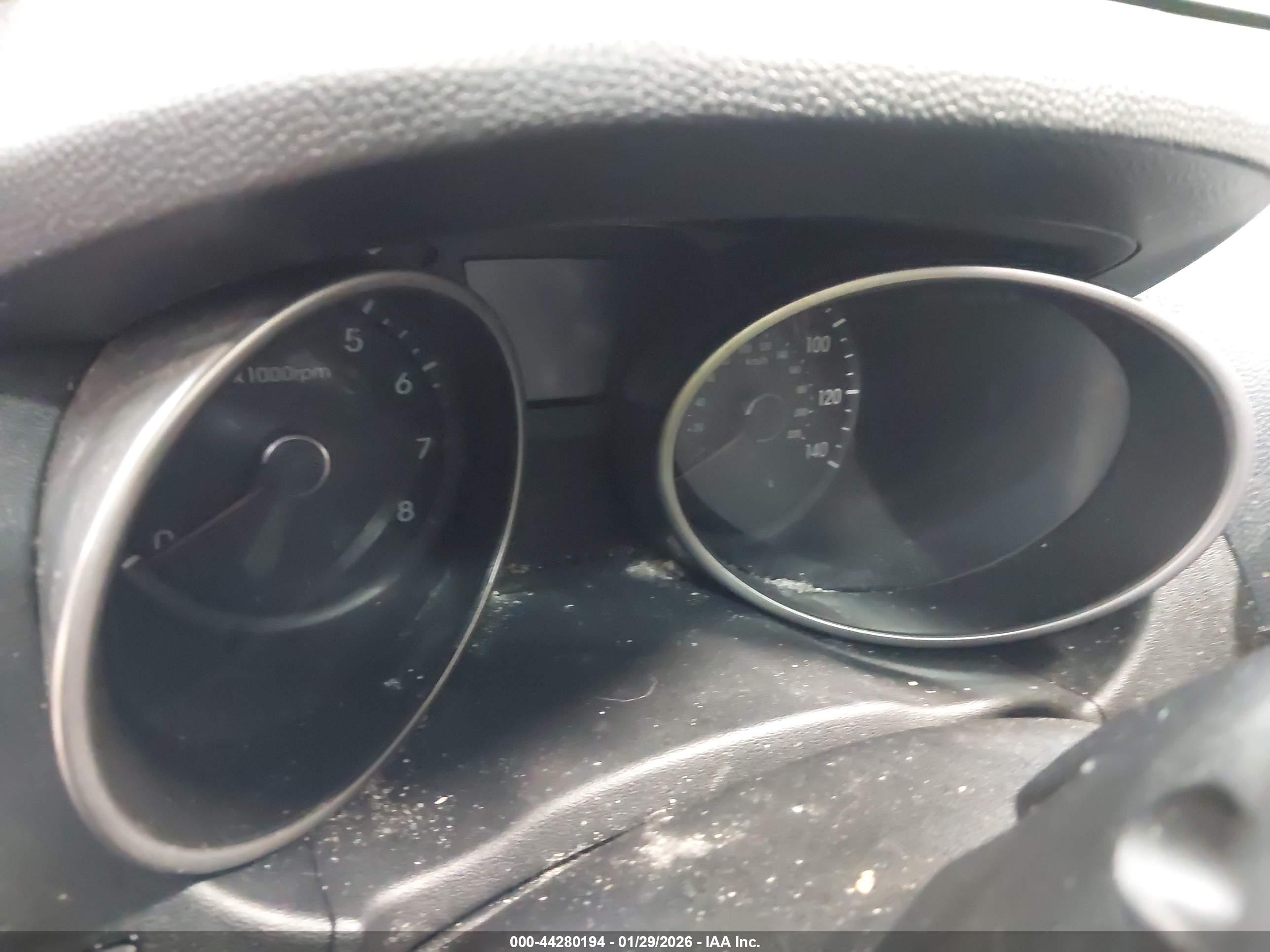 HYUNDAI TUCSON image 7