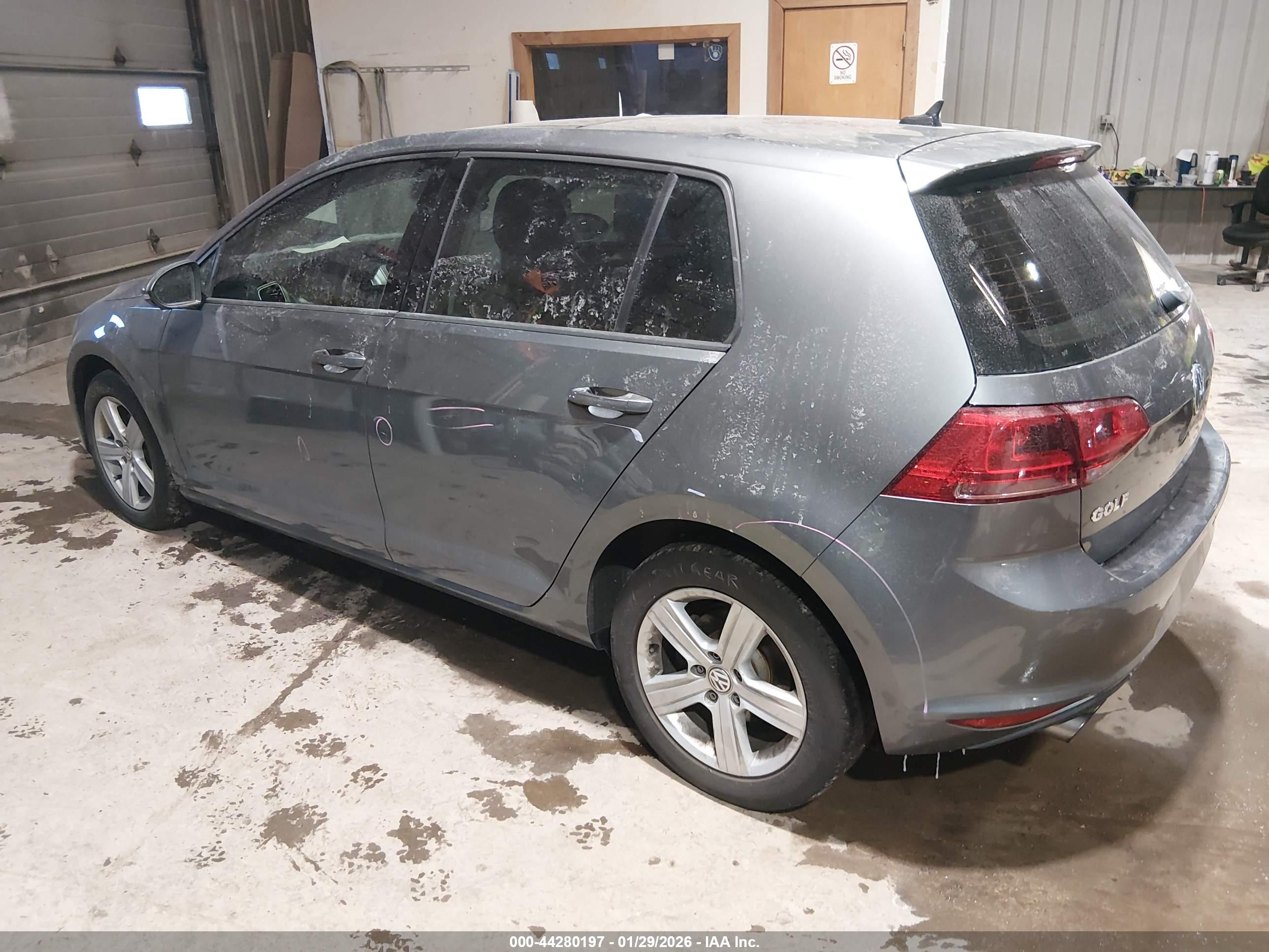 VOLKSWAGEN GOLF image 3