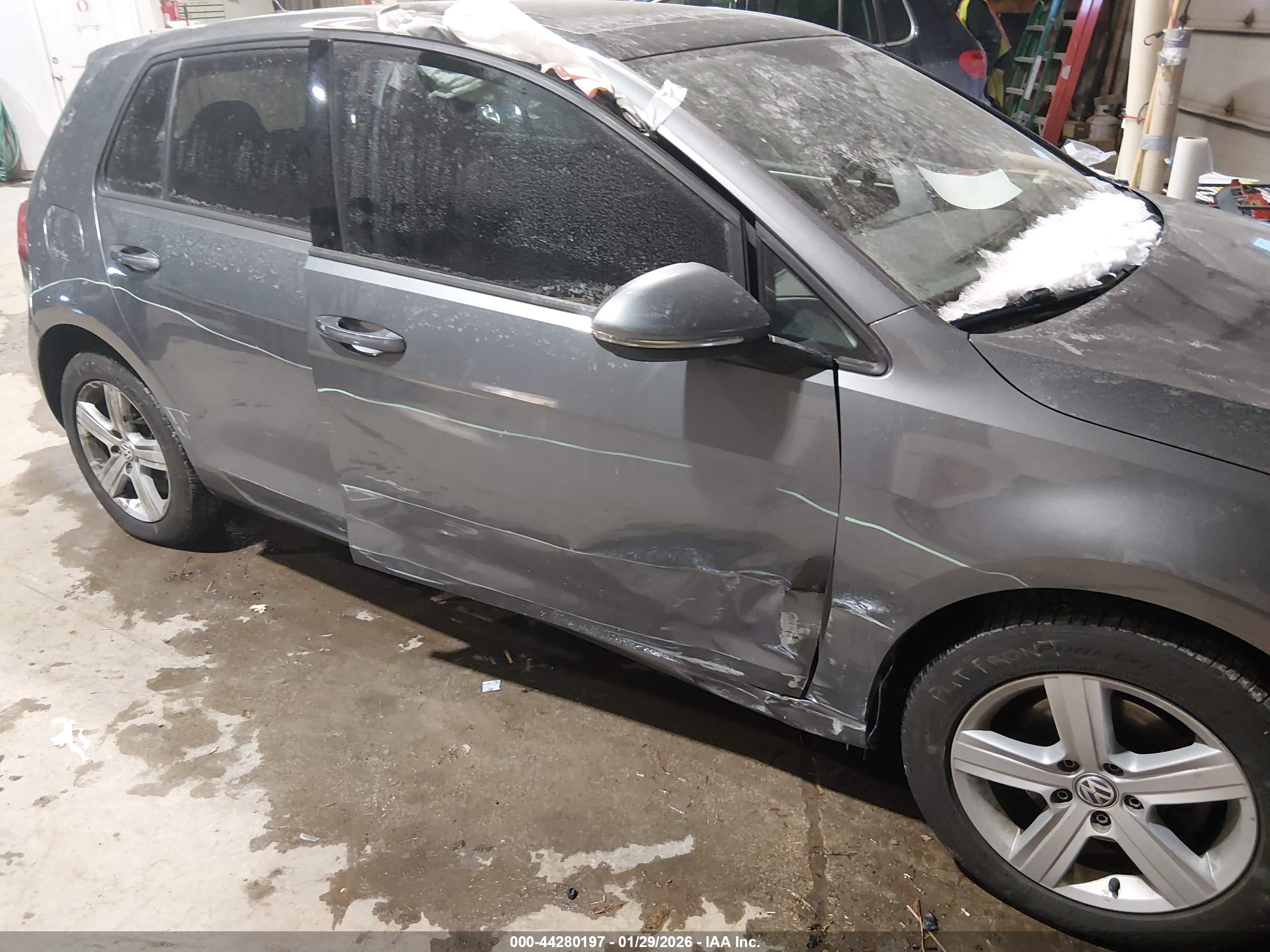 VOLKSWAGEN GOLF image 6