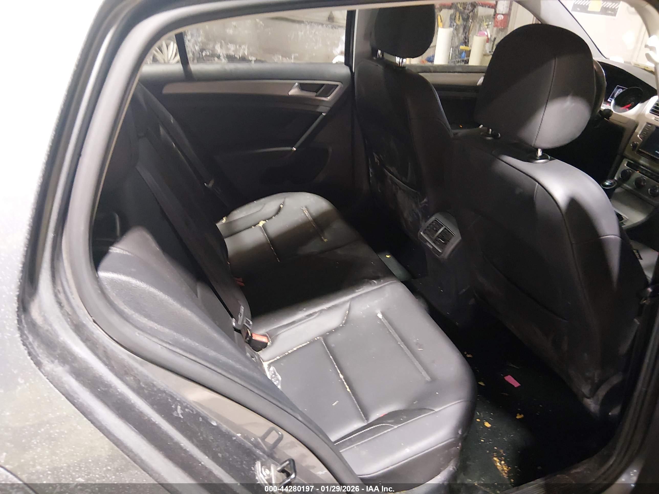 VOLKSWAGEN GOLF image 8
