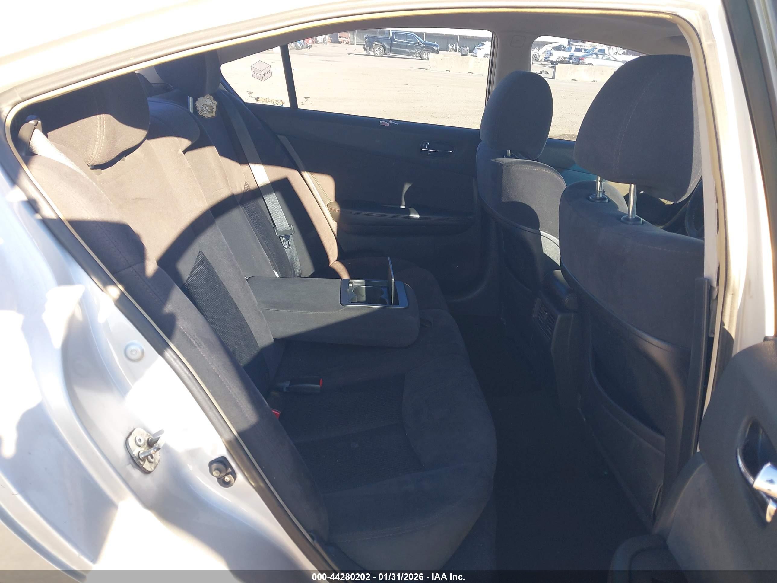 NISSAN MAXIMA image 8