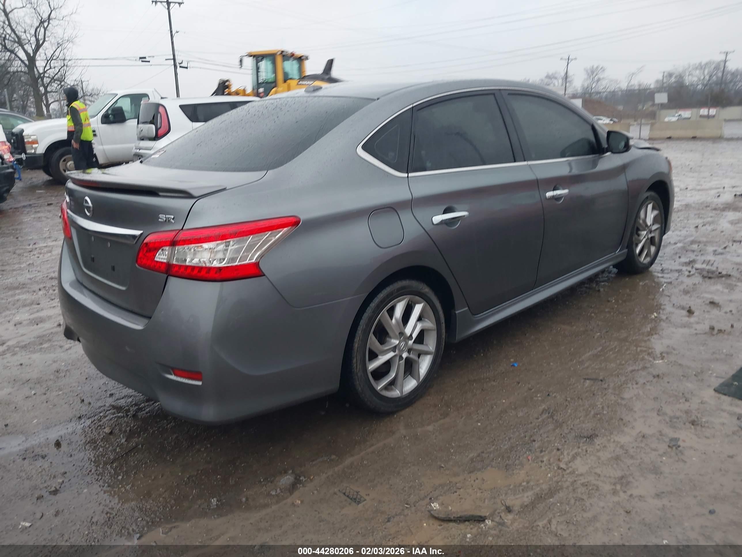 NISSAN SENTRA image 4
