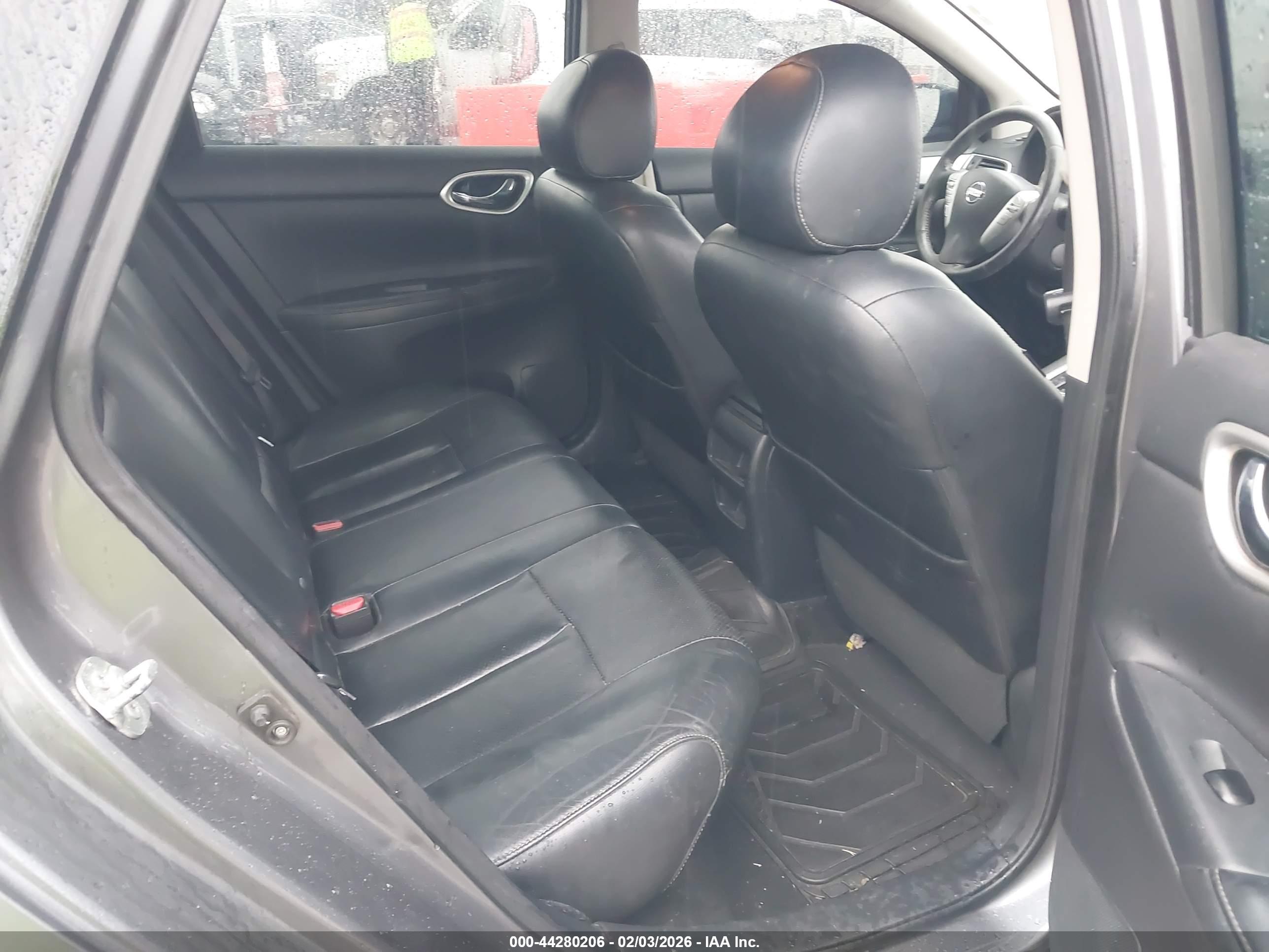 NISSAN SENTRA image 8