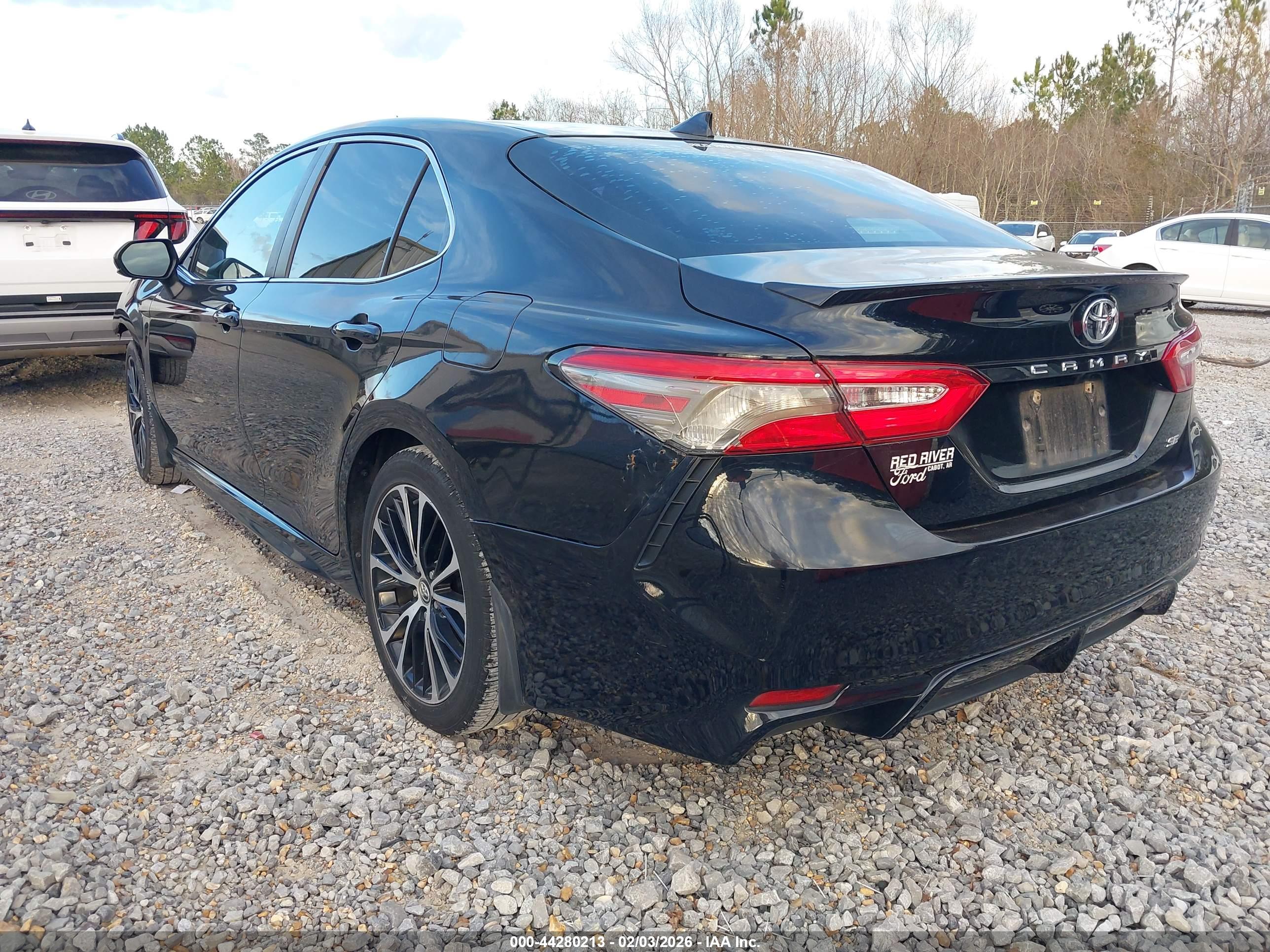 TOYOTA CAMRY image 3