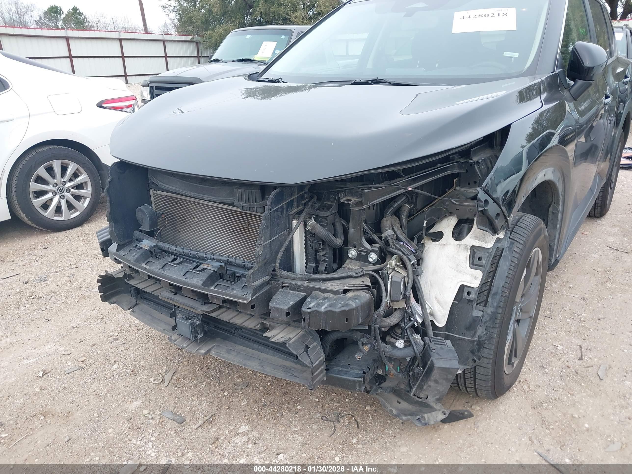 NISSAN ROGUE image 6