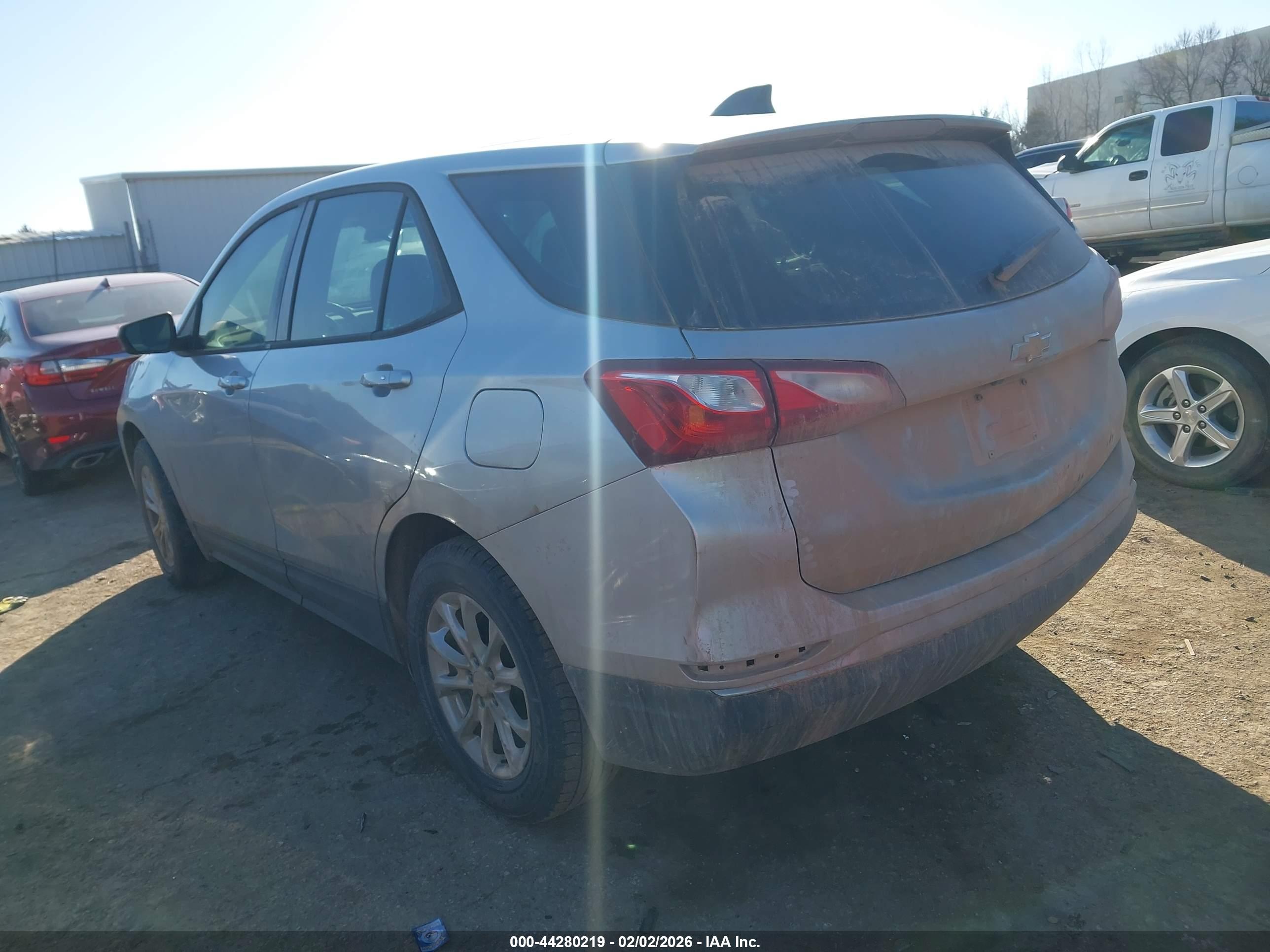 CHEVROLET EQUINOX image 3
