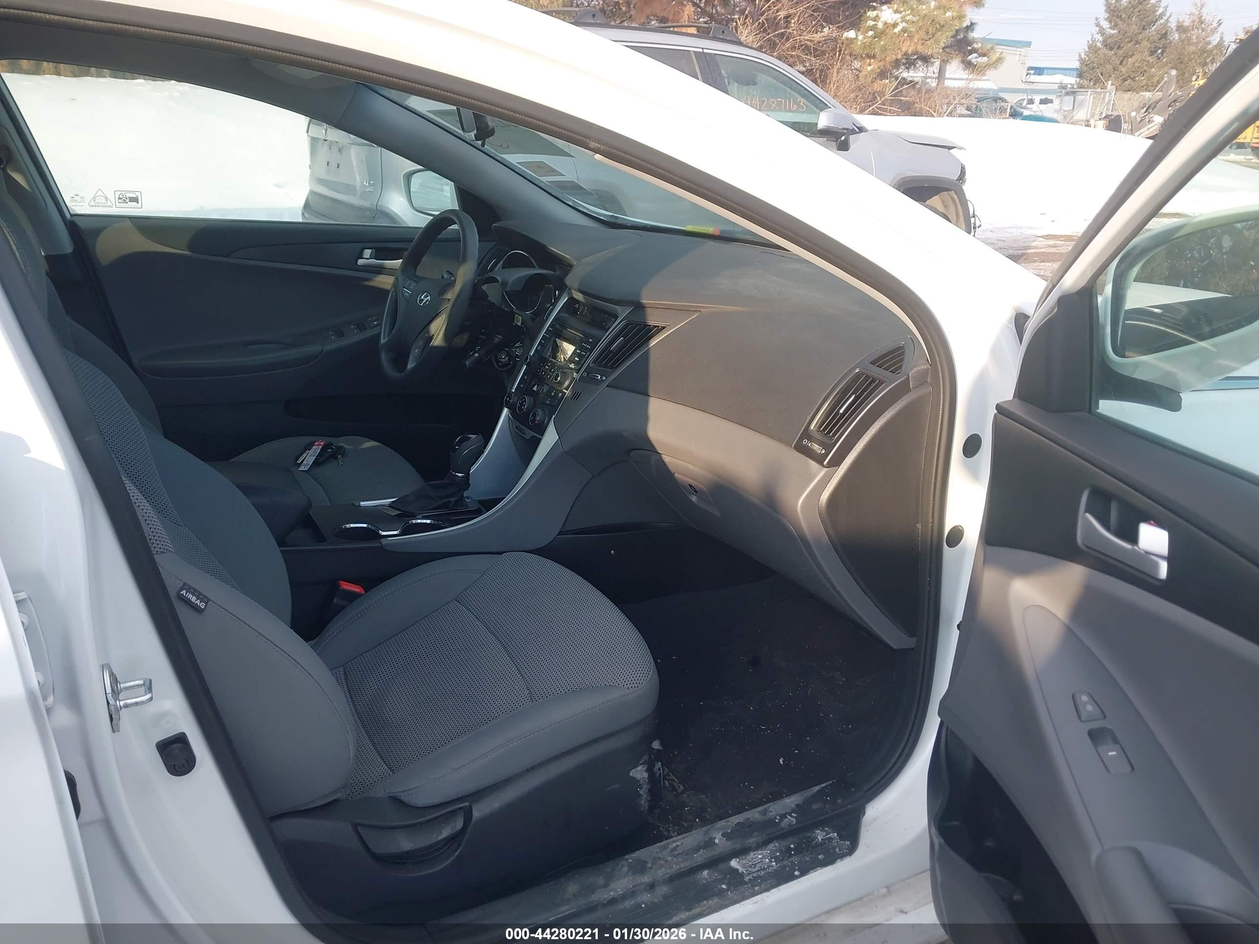 HYUNDAI SONATA image 5
