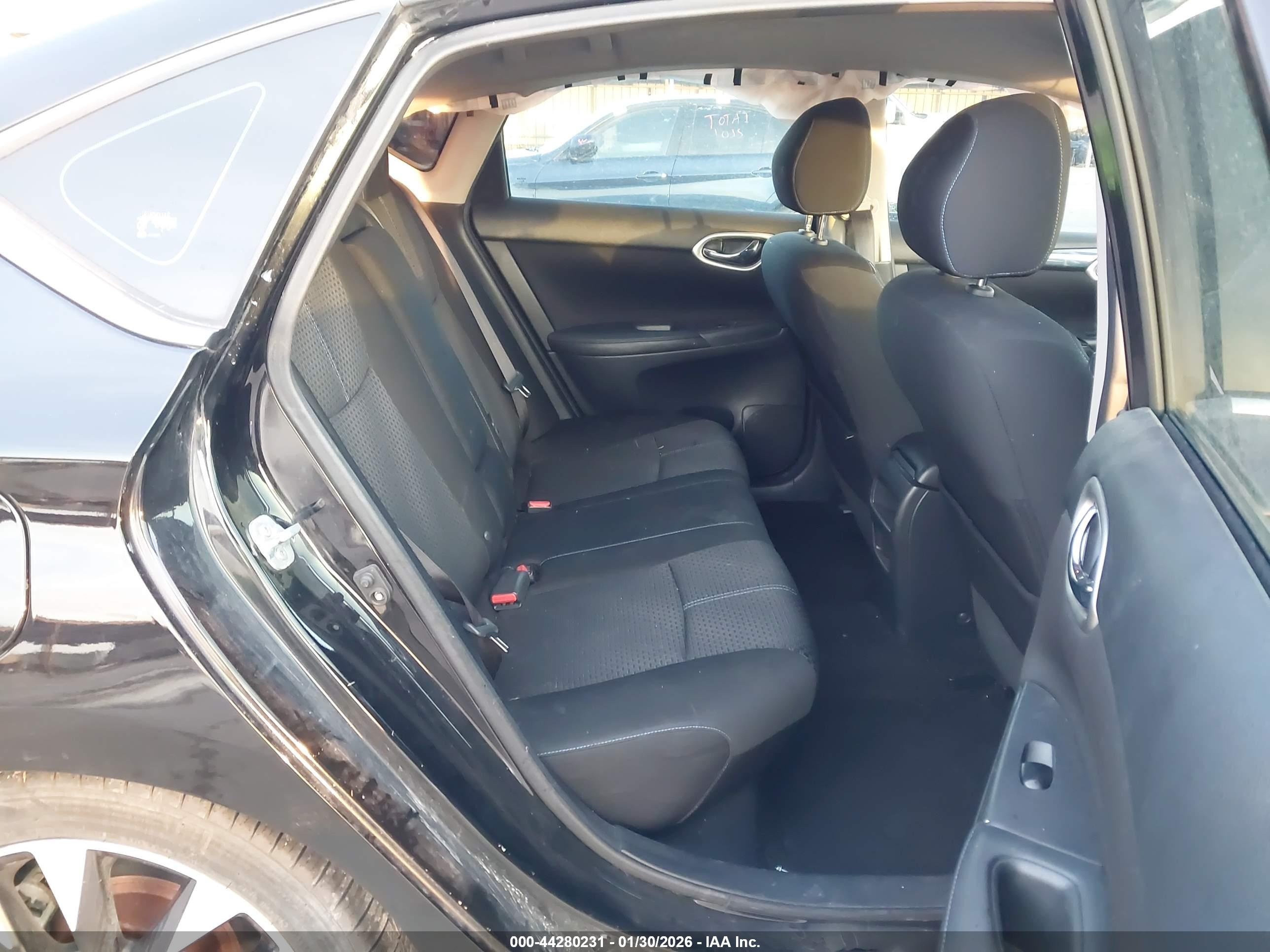 NISSAN SENTRA image 8