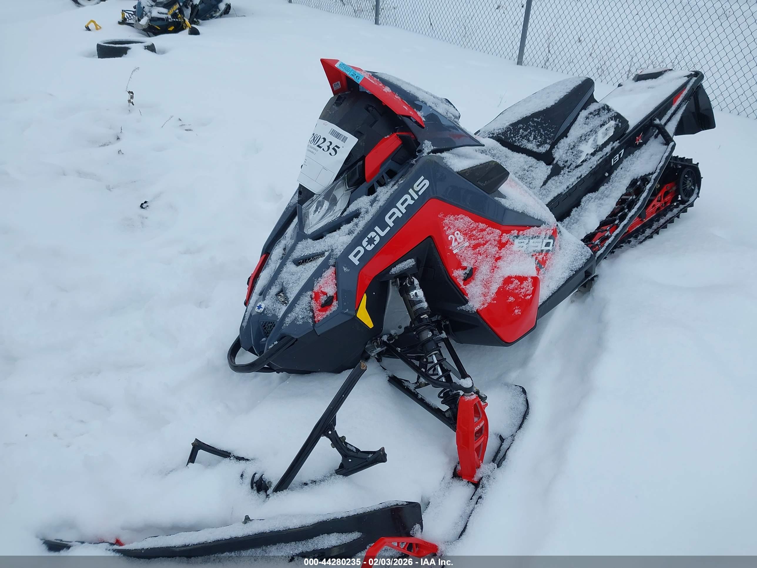 POLARIS SNOWMOBILE image 2