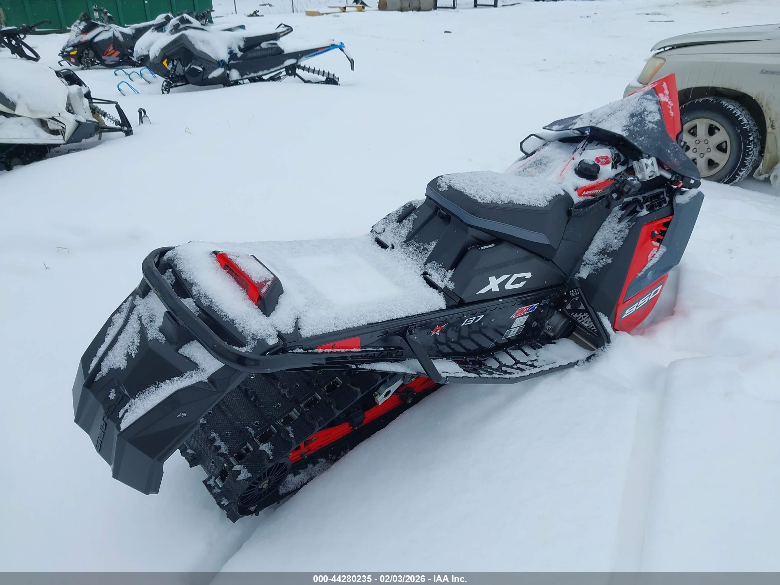 POLARIS SNOWMOBILE image 4