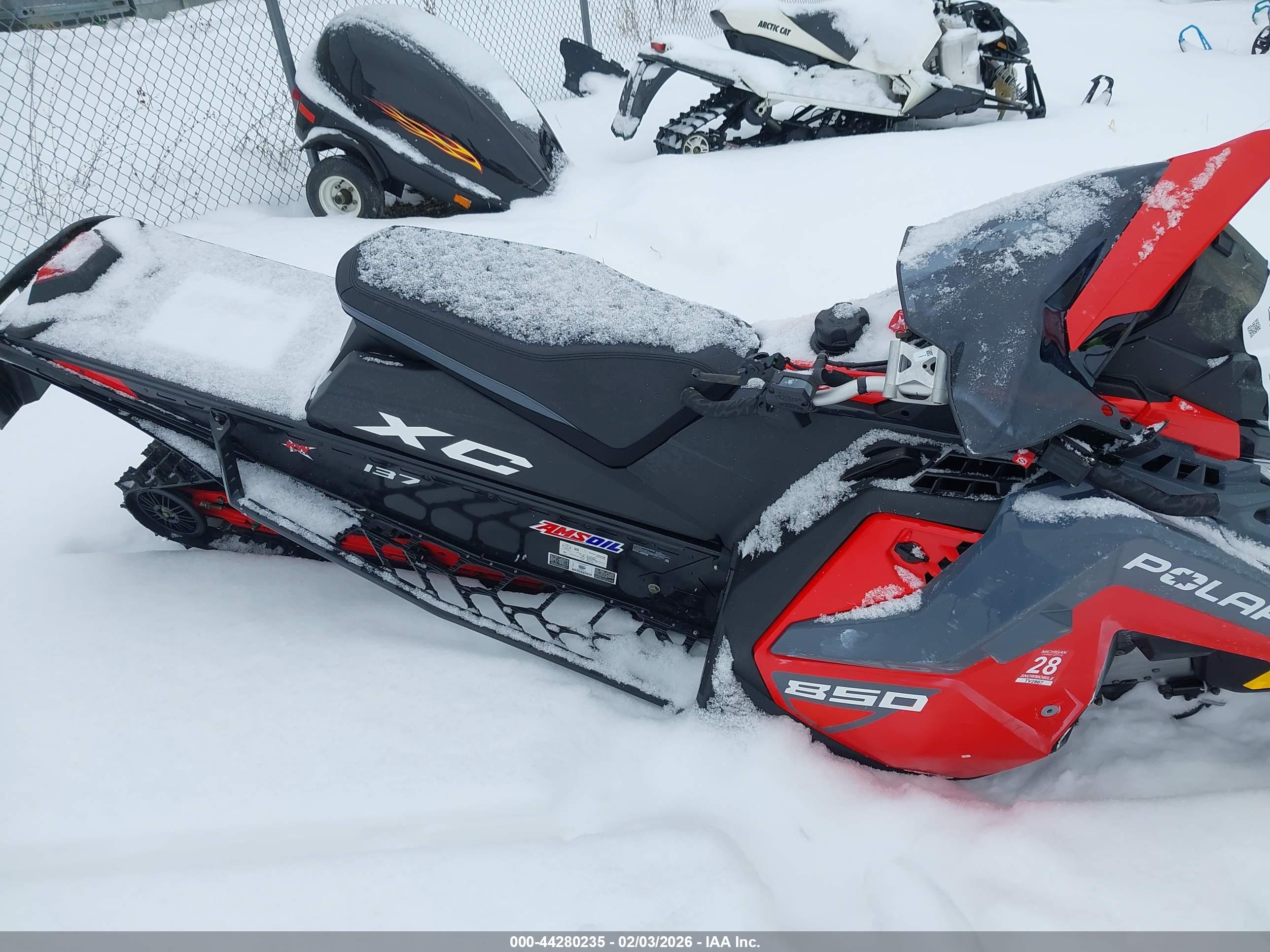 POLARIS SNOWMOBILE image 5