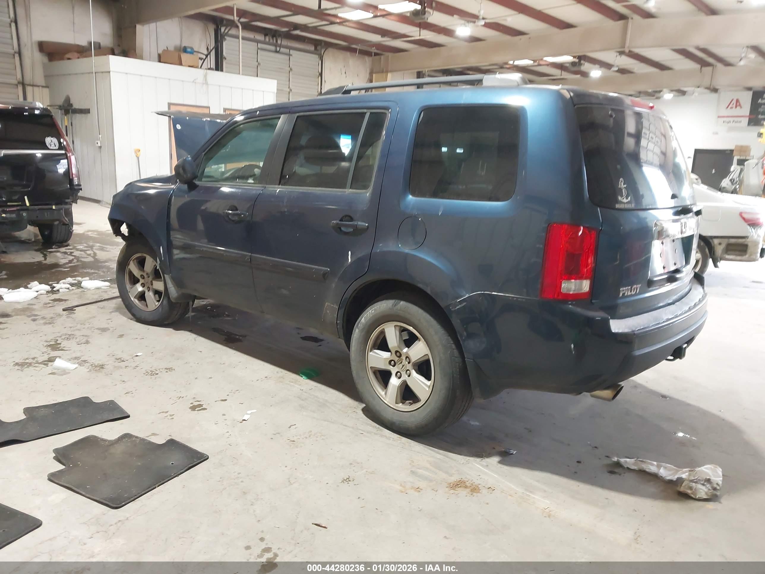 HONDA PILOT image 3
