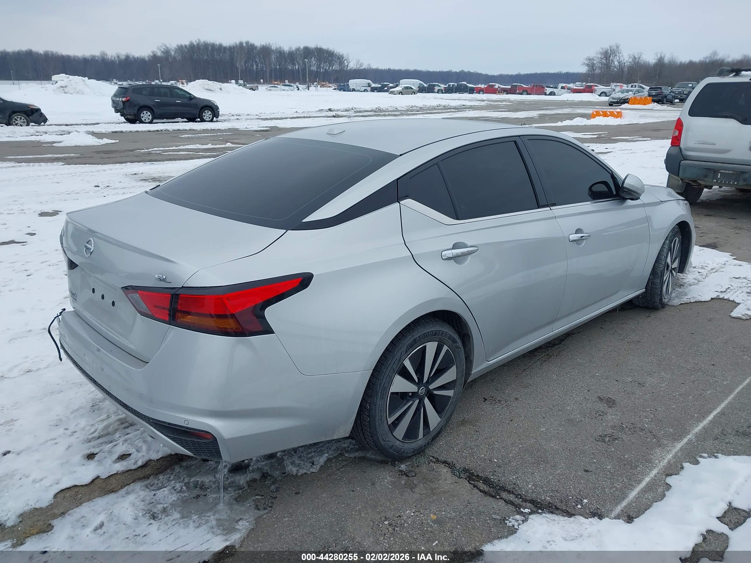 NISSAN ALTIMA image 4