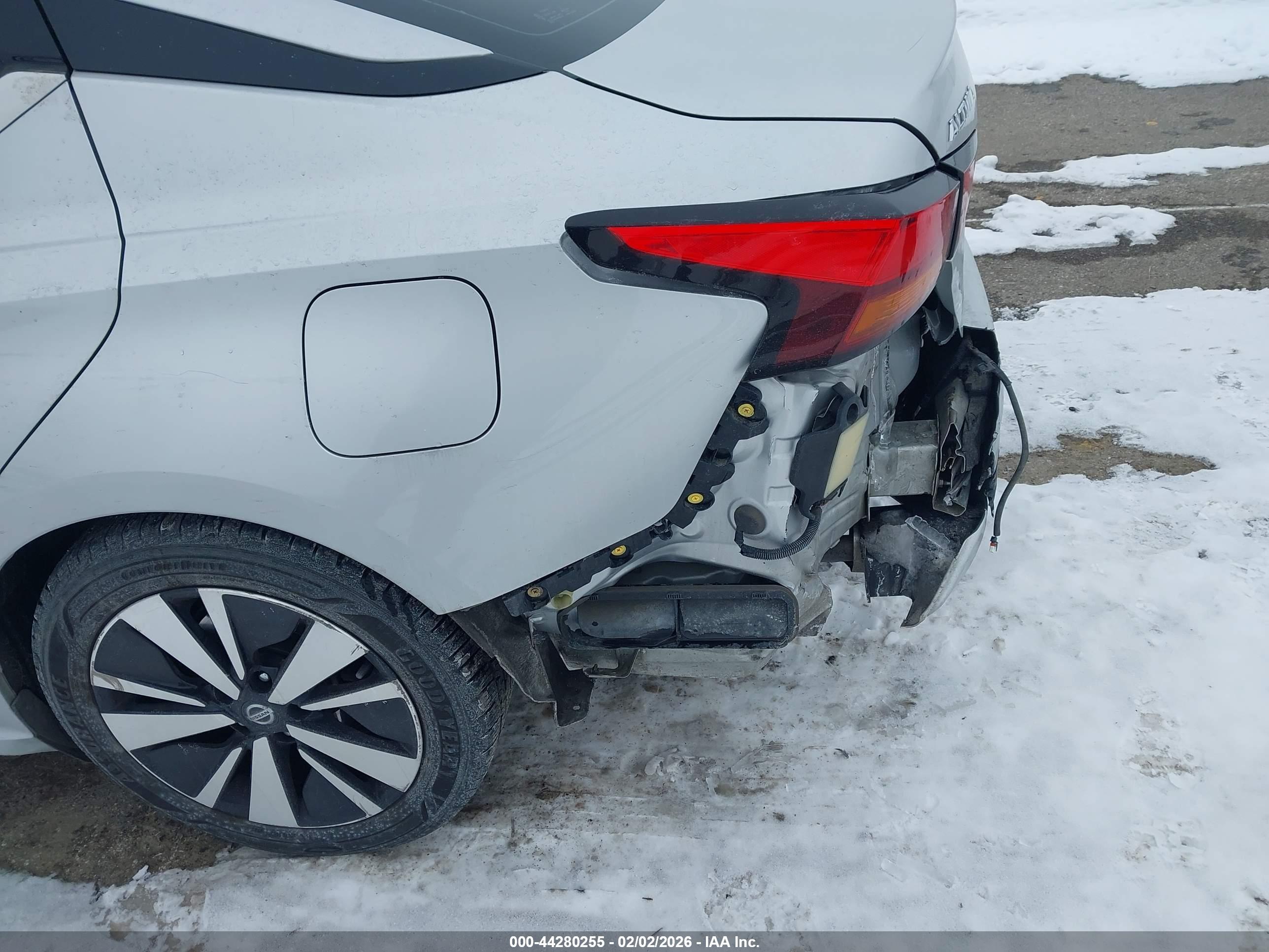 NISSAN ALTIMA image 6