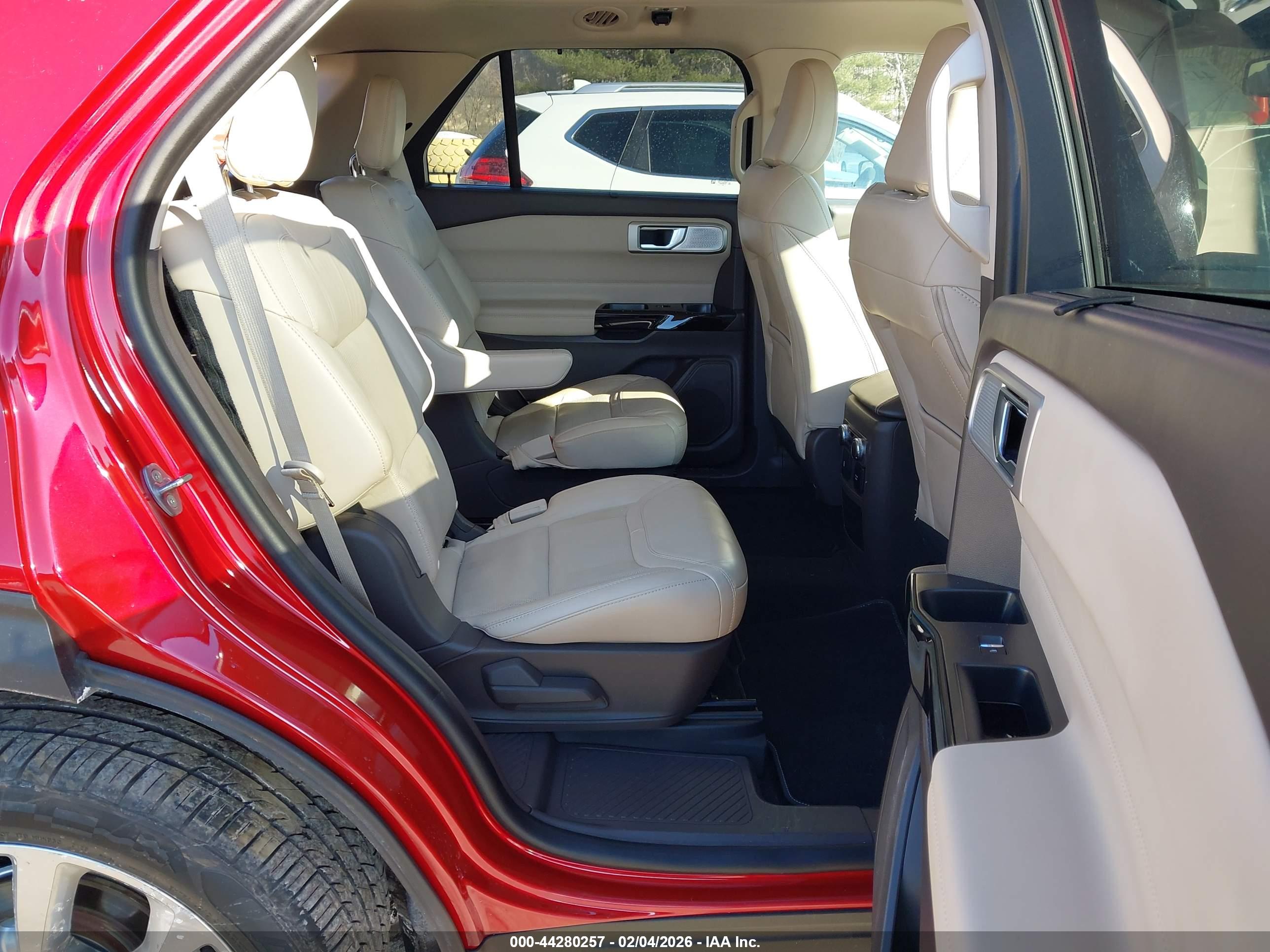 FORD EXPLORER image 8