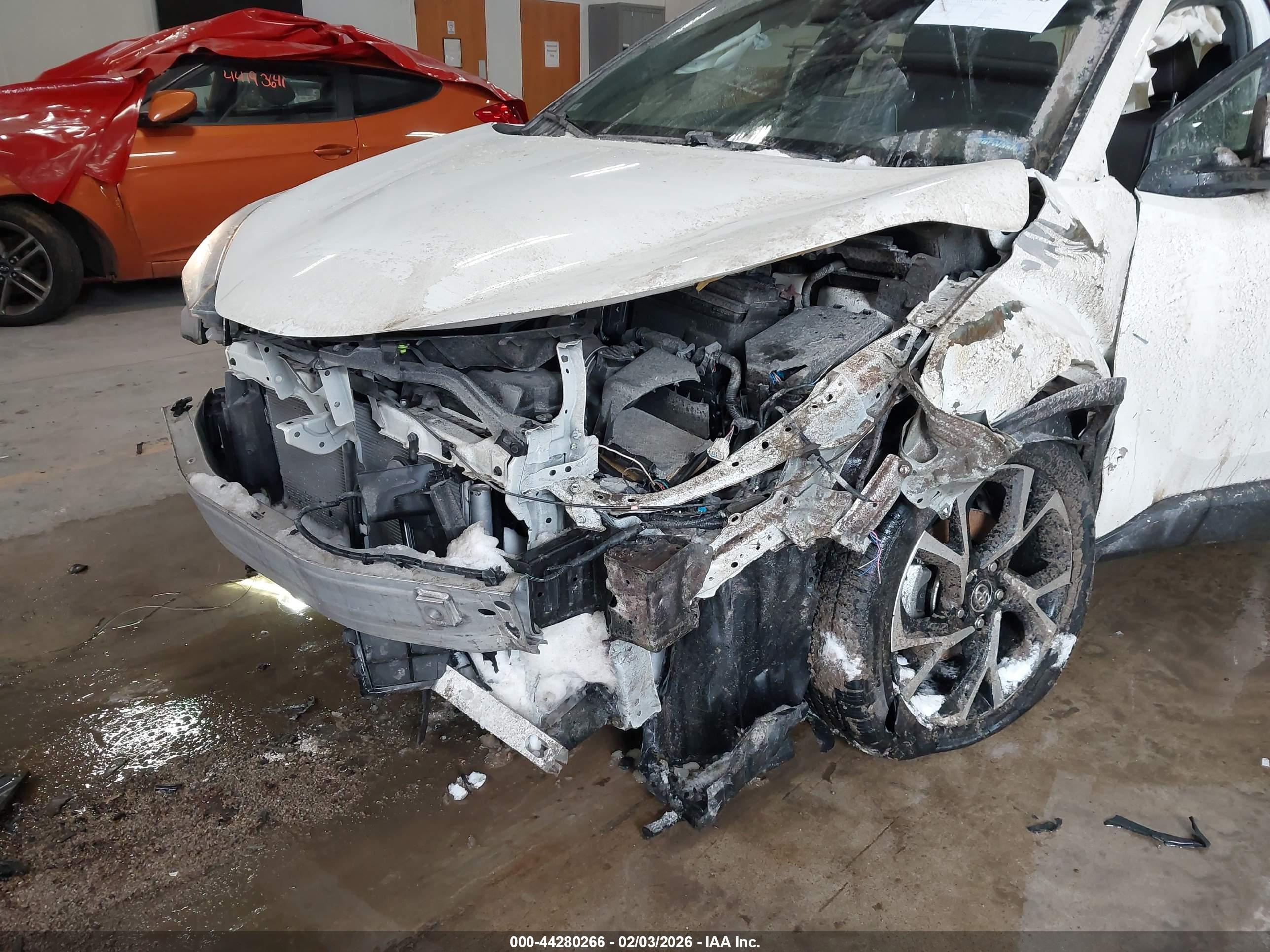 TOYOTA C-HR image 6