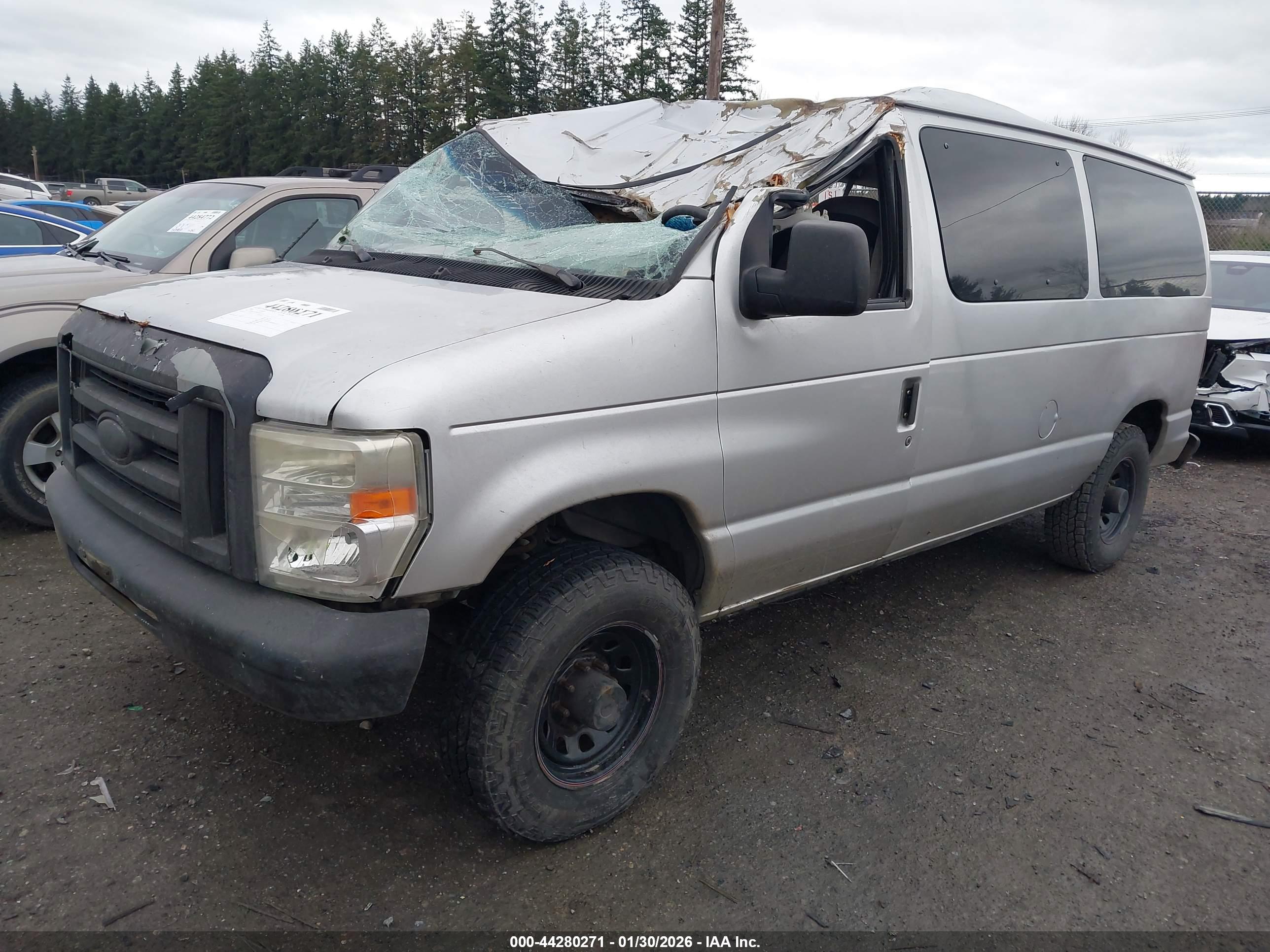 FORD E-150 image 2