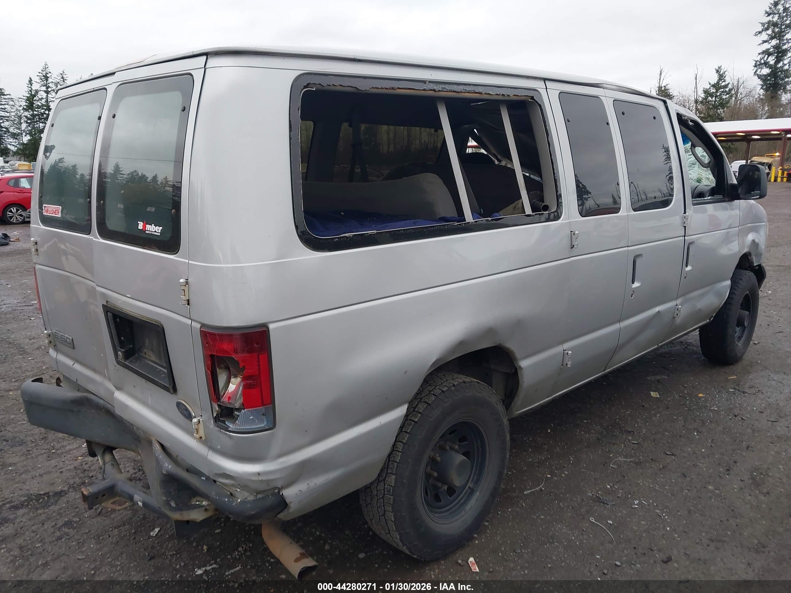 FORD E-150 image 4