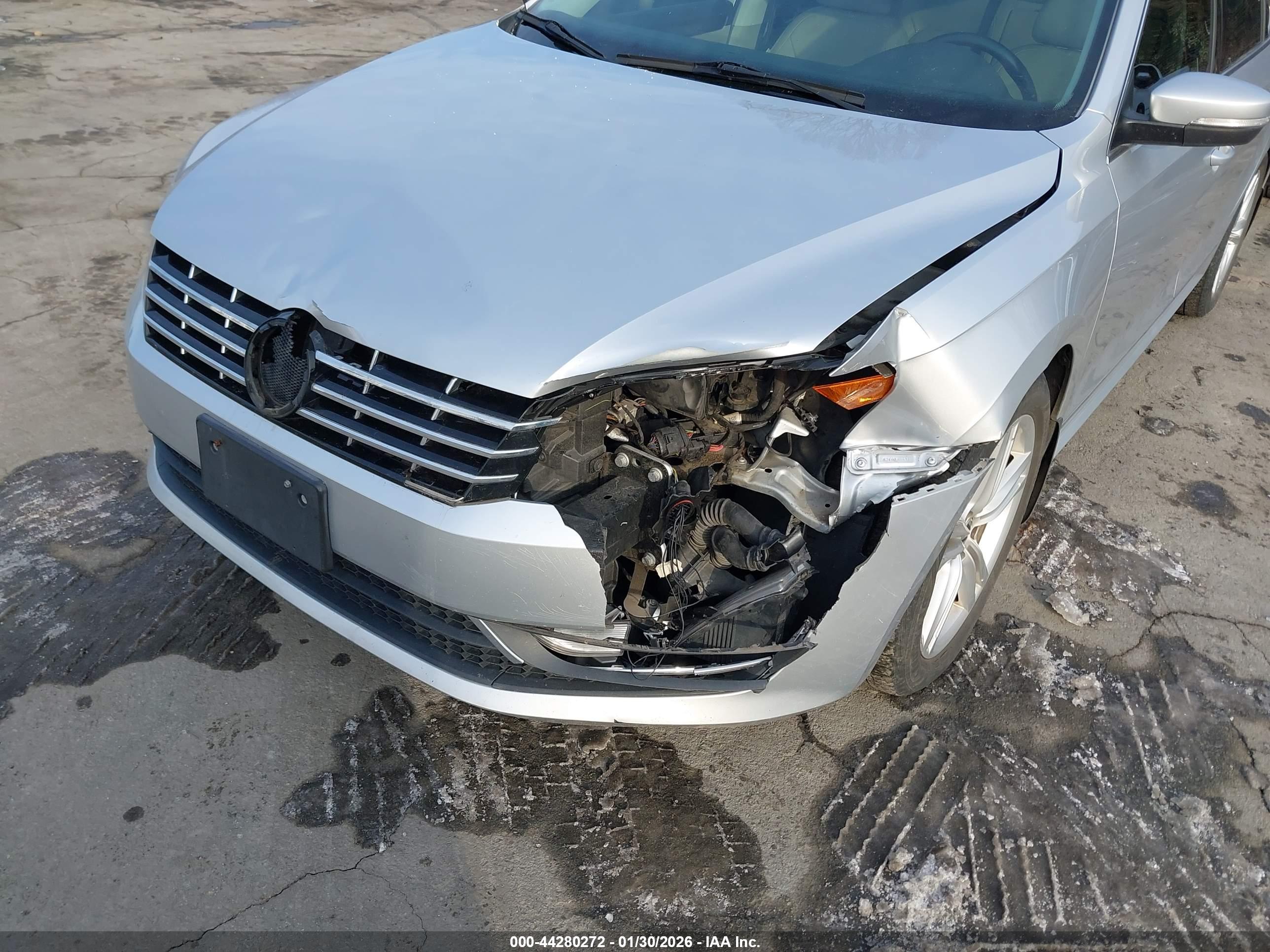 VOLKSWAGEN PASSAT image 6